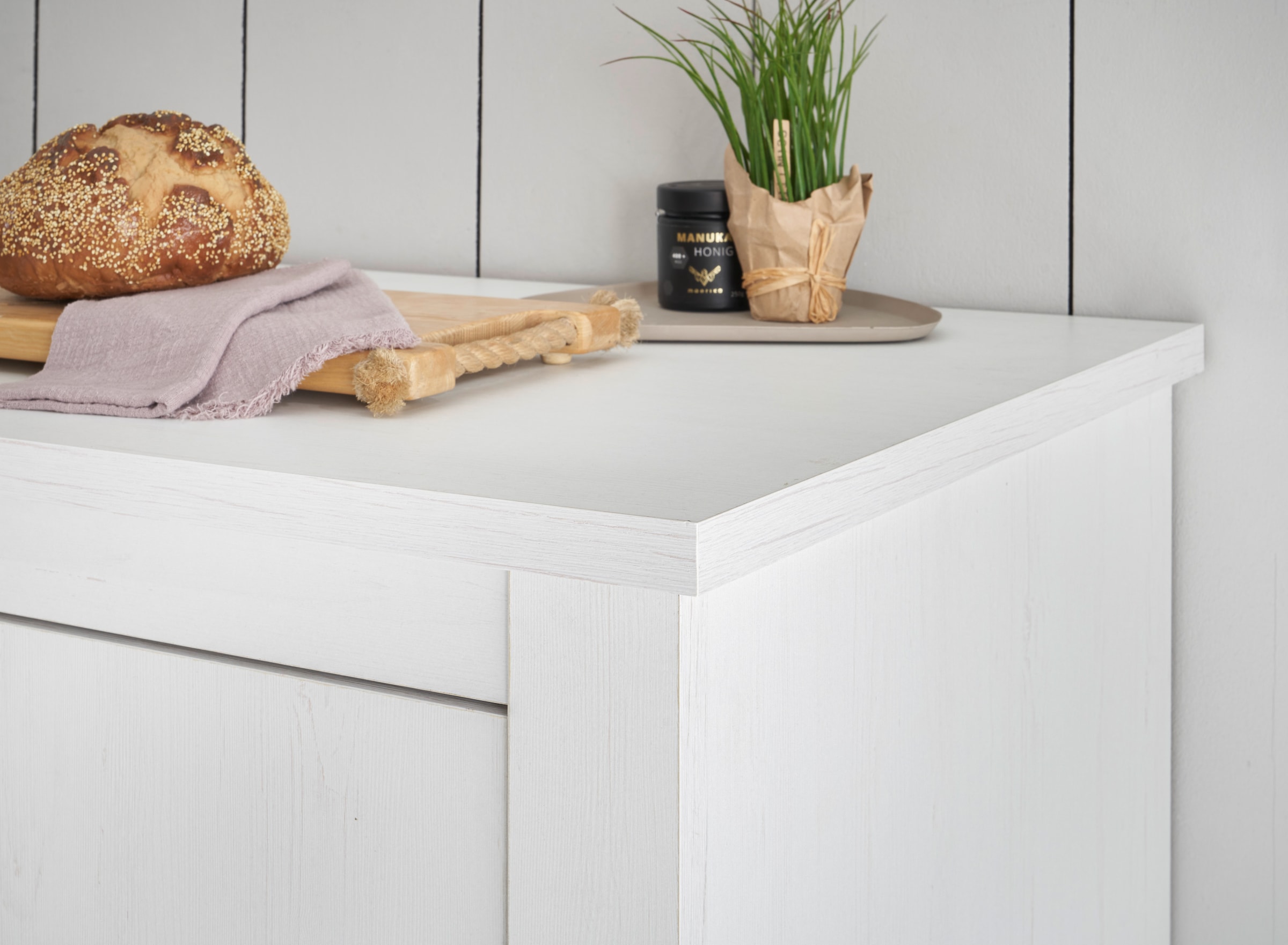 Home affaire Spülenschrank »Florenz, Küchenunterschrank in Pinie Weiß, Unterschrank«, mit verschnörkeltem Metallgriff, im Landhausstil, Arbeitshöhe 92 cm