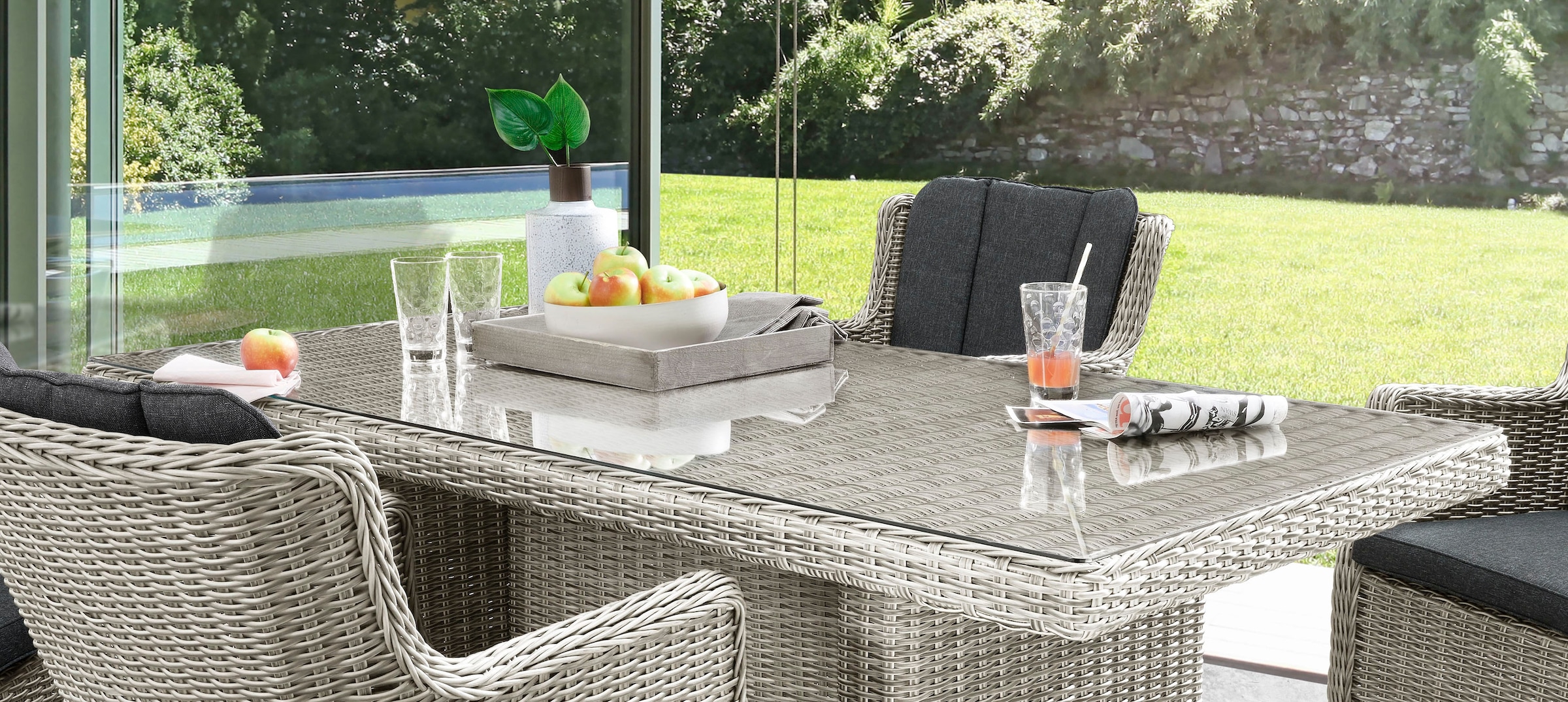 Destiny Garten-Essgruppe »LUNA«, (13 tlg., 4x Sessel, 1x Tisch, inkl. Auflagen), Aluminium, Polyrattan