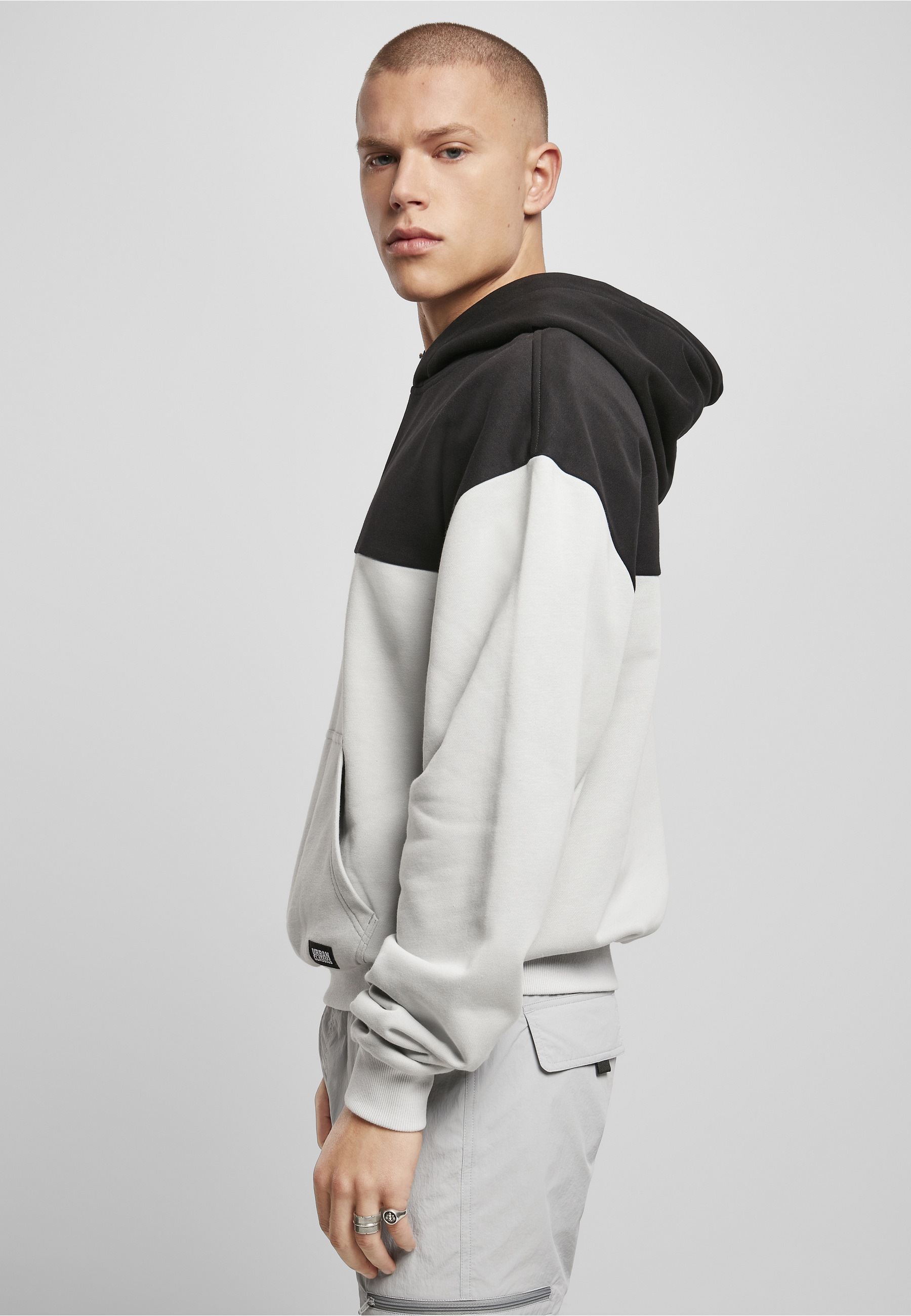 URBAN CLASSICS Rundhalspullover »Urban Classics Herren Upper Block Hoody« 1 Stk.