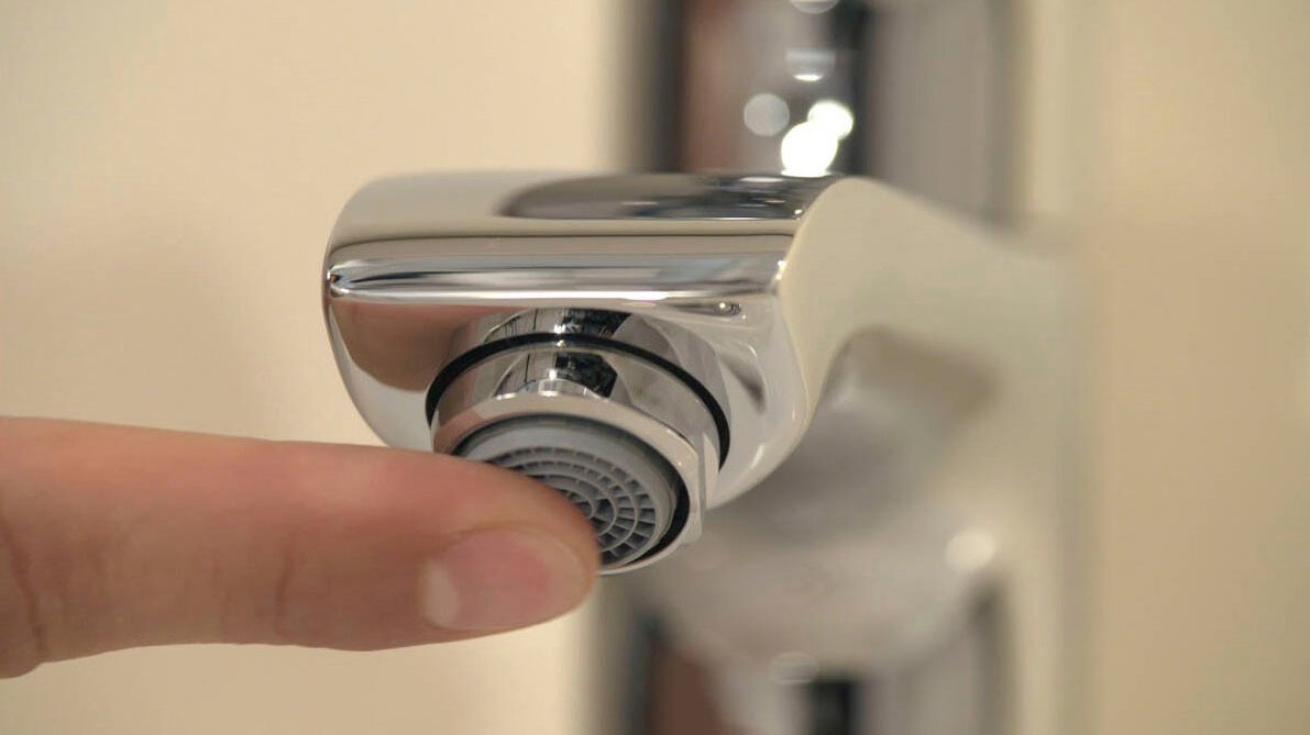 hansgrohe Waschtischarmatur »Metris 110«, (2 St.), Temperaturbegrenzung, Waschtischmischer mit Zugstangenablaufgarnitur