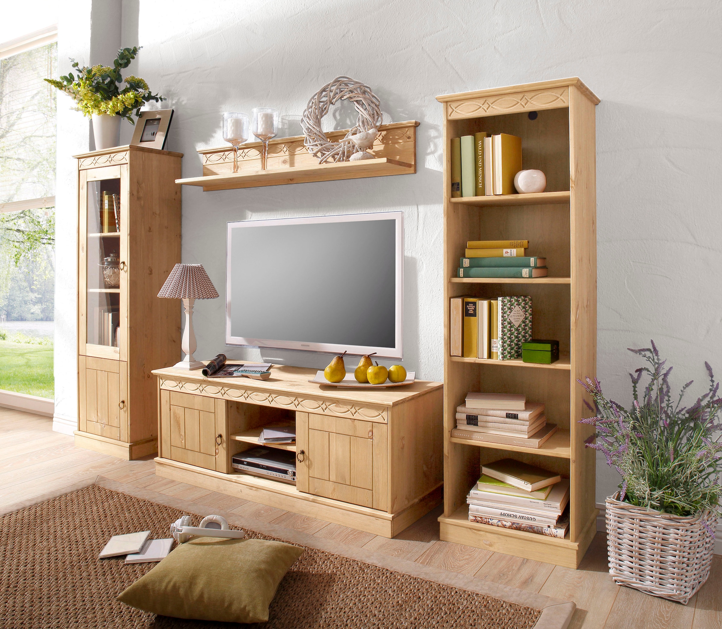 Home affaire Wohnwand »Indra«, (Set, 4 St.), 4-teiliges Set: Vitrine, Lowboard, Wand- & Standregal, Kiefer massiv