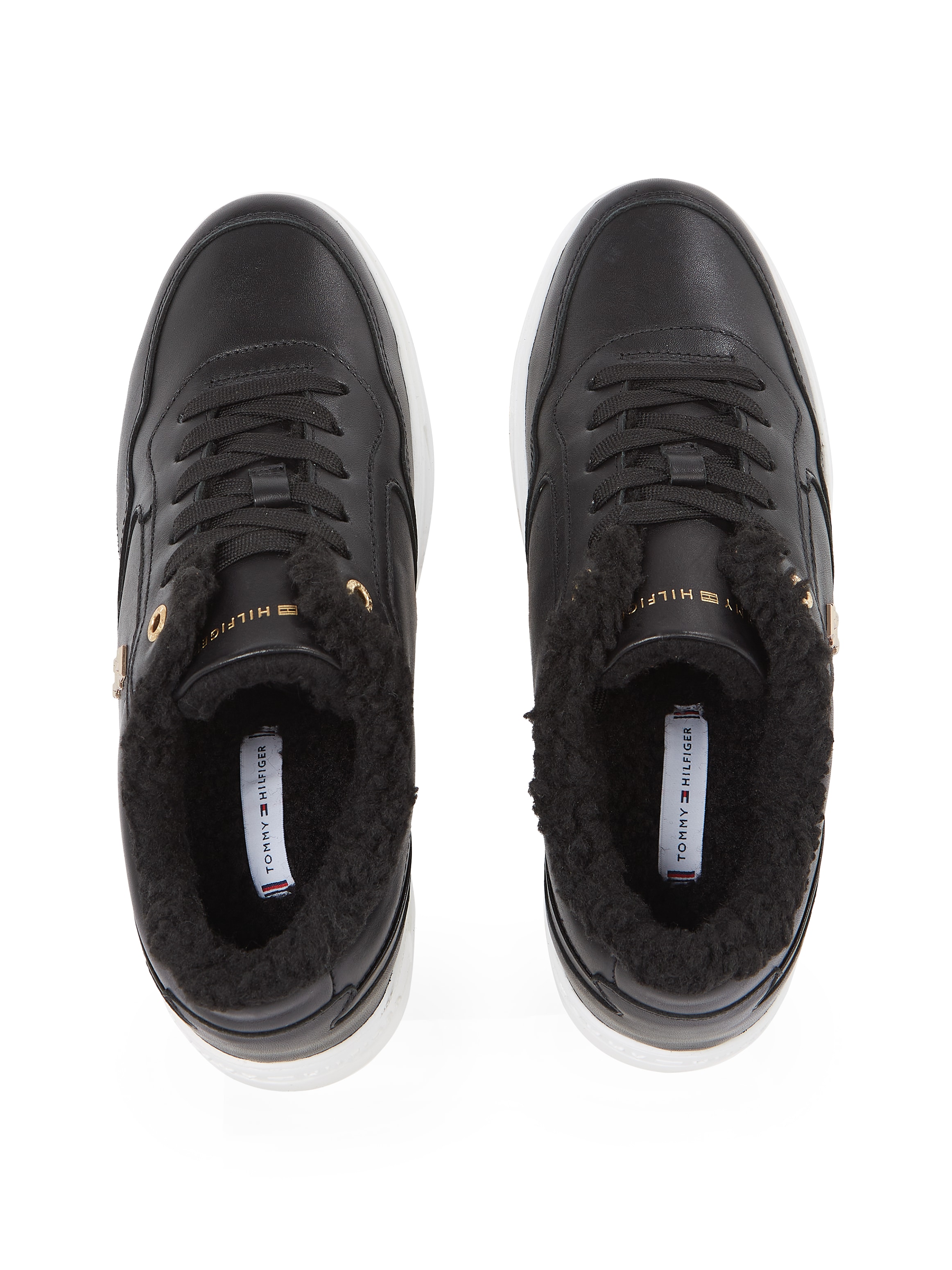 Tommy Hilfiger Plateausneaker »ESSENTIAL PLATFORM SNEAKER FUR«, Freizeitschuh, Halbschuh, Schnürschuh mit seitlichem TH-Logo