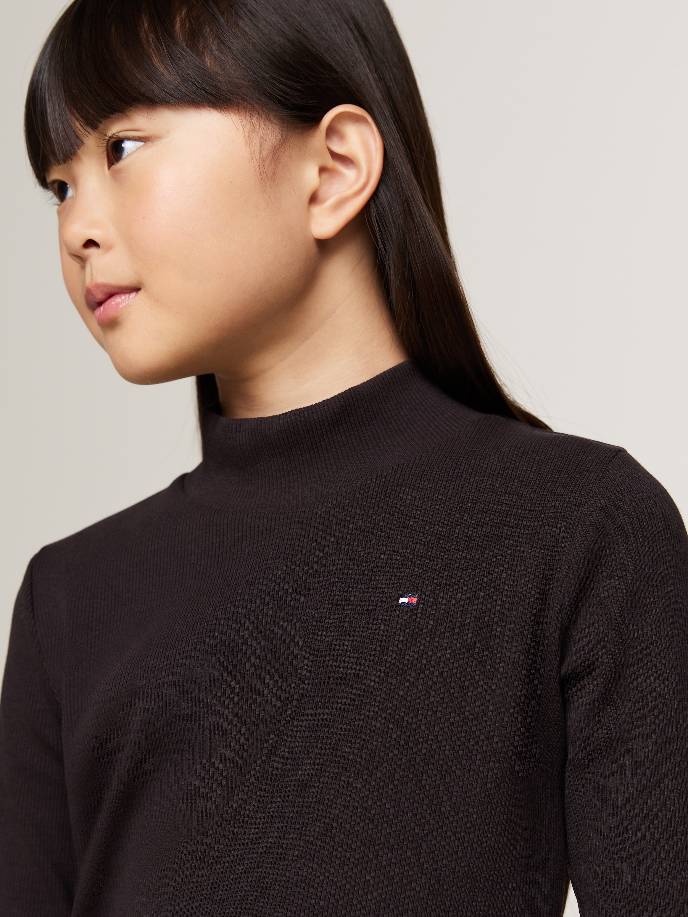 Tommy Hilfiger Langarmshirt »MOCK NECK RIB TOP LS«, mit Babylock-Saum, Logostickerei