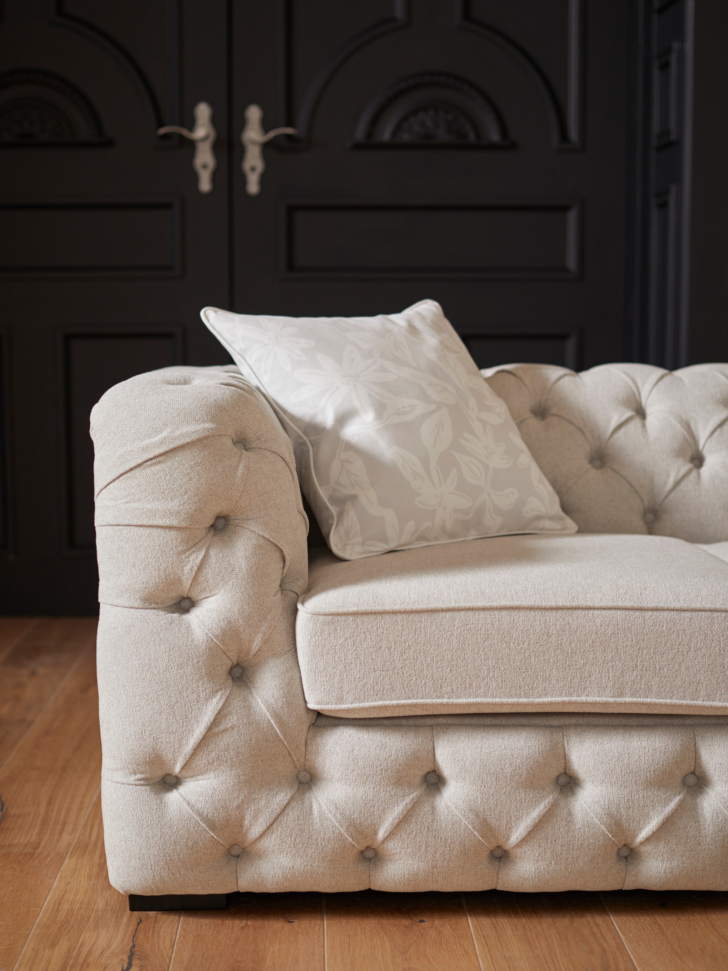 Guido Maria Kretschmer Home&Living Chesterfield-Sofa »Kalina«, klassische Chesterfield-Knopfheftung, sehr hochwertige Verarbeitung