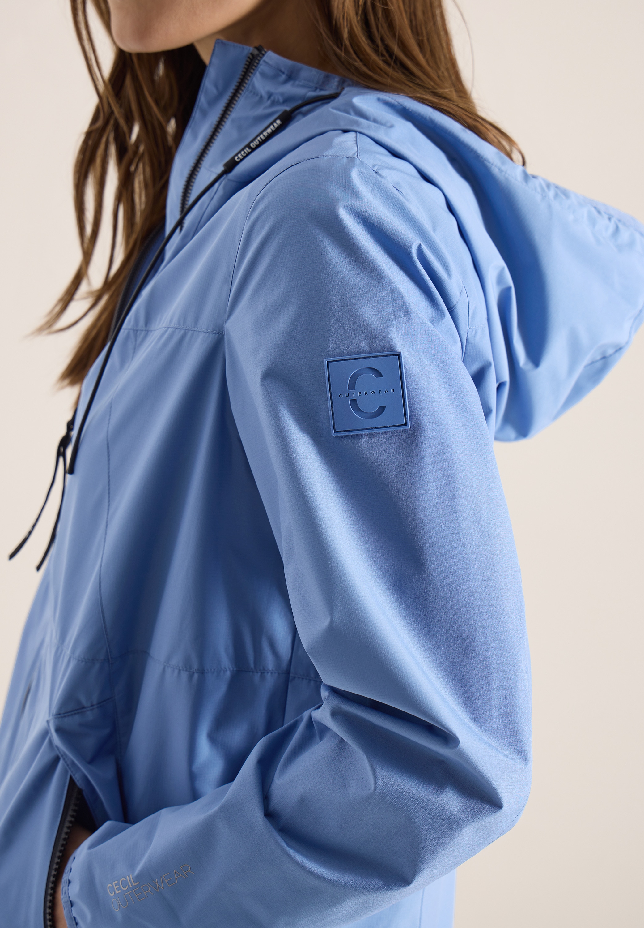 Cecil Softshelljacke mit Kapuze mit Kapuze und Tunnelzug