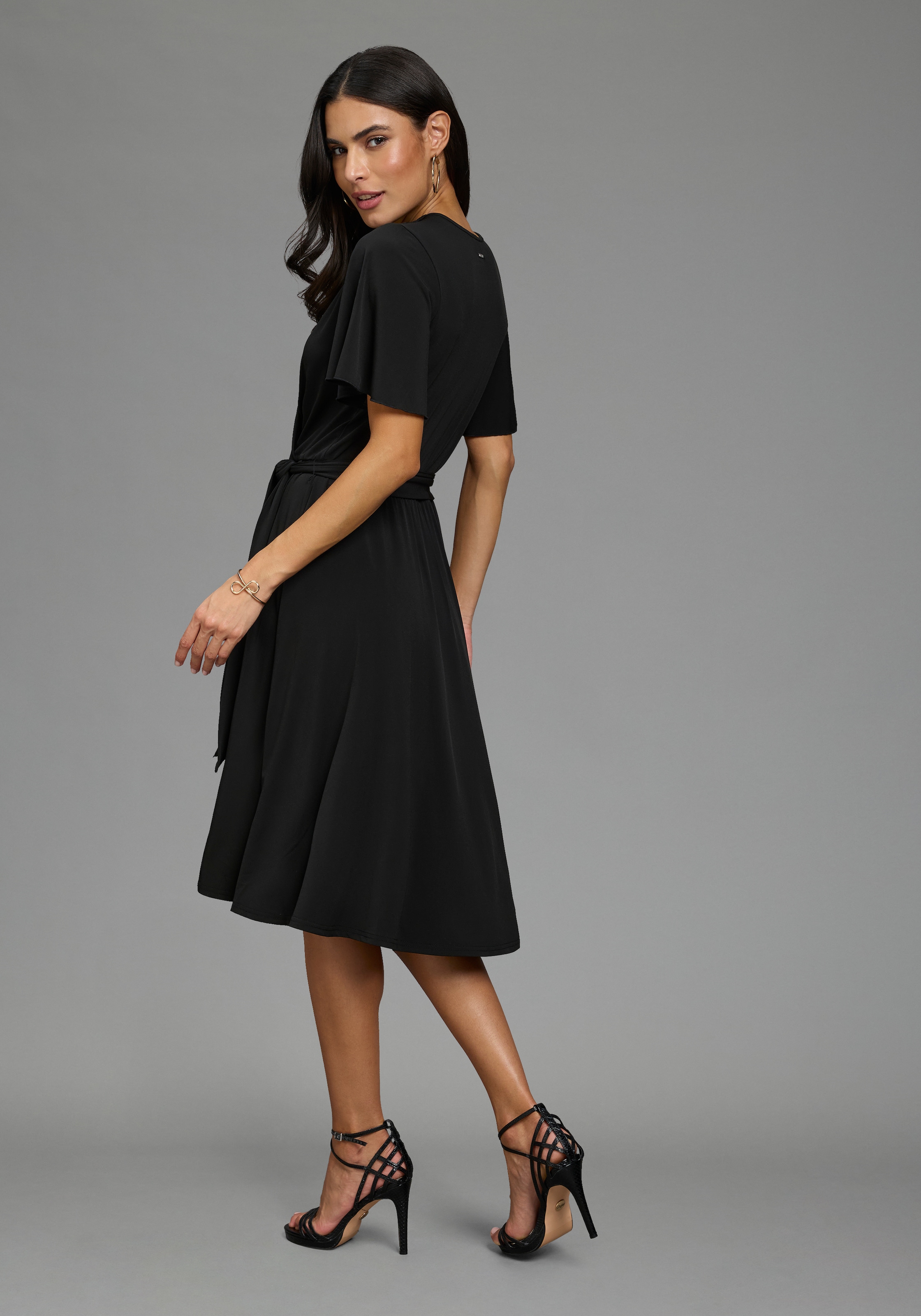 Laura Scott Abendkleid knielang, figurbetont, aus elastischem Single Jersey