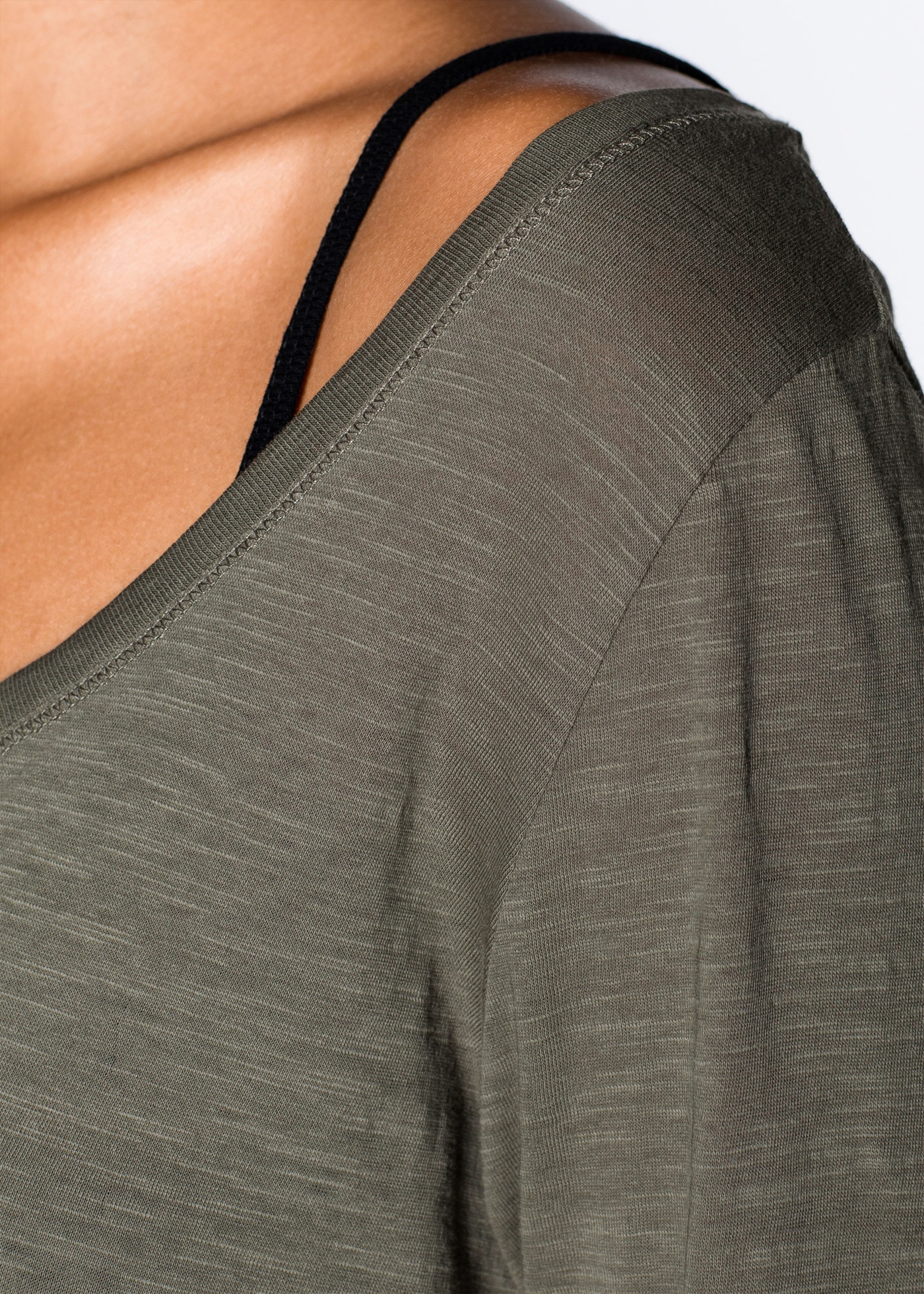 bonprix Langarmshirt »Langarmshirt aus reiner Baumwolle« lockere Passform, Langarm-Design, abgerundeter Saum, aus Baumwolle