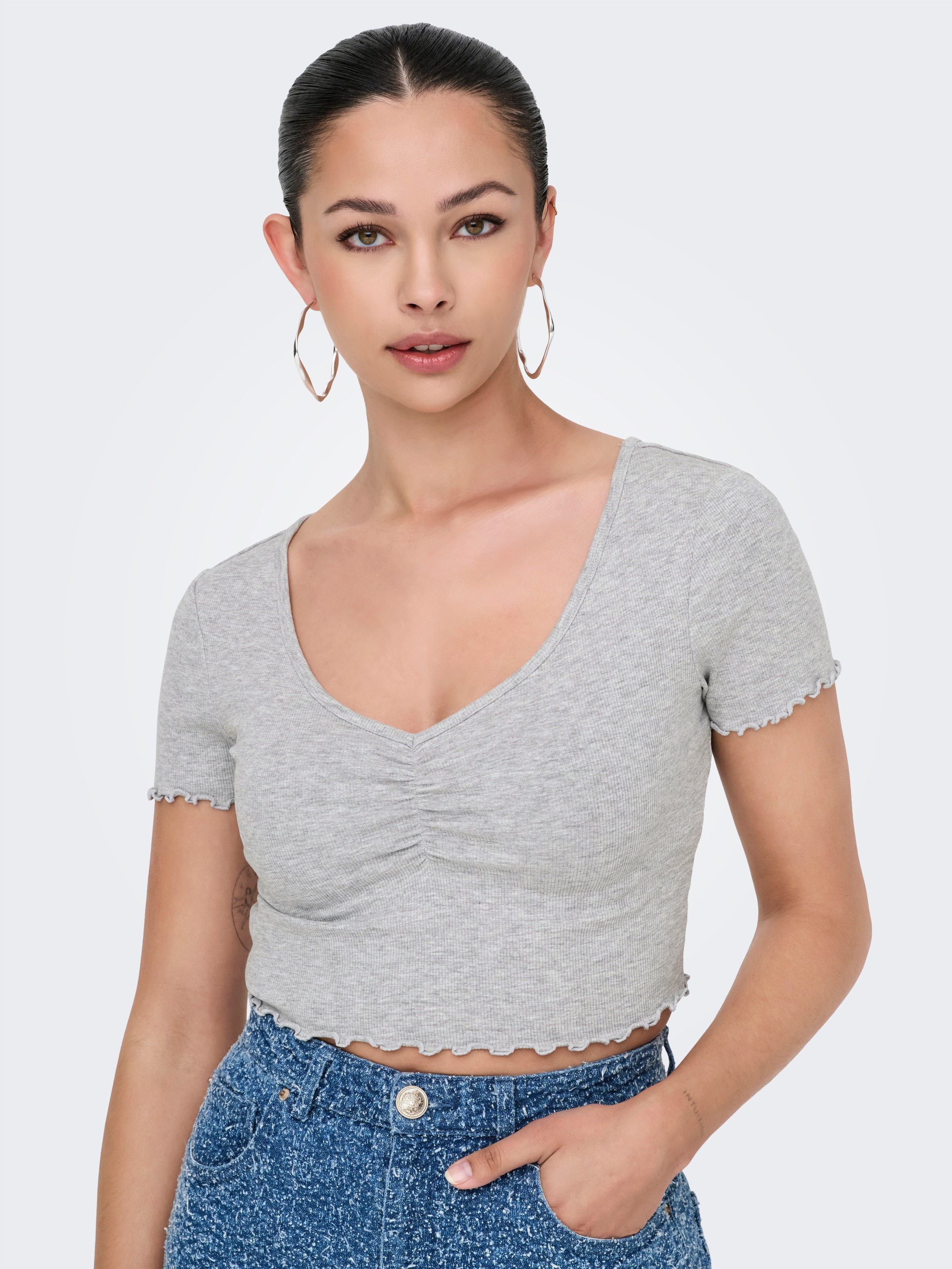 ONLY Kurzarmshirt »ONLBETTY S/S V-NECK TOP CC JRS«