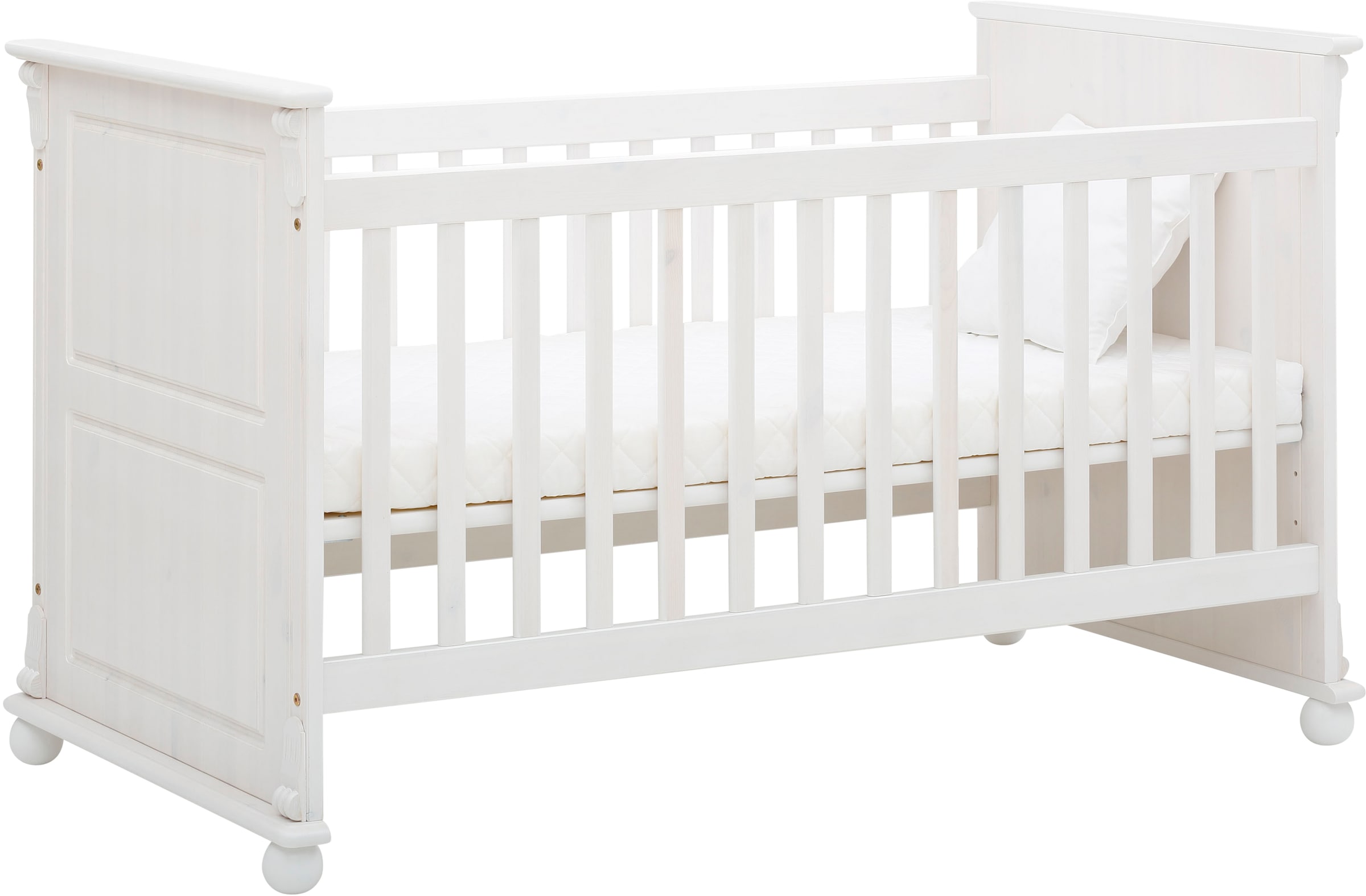 Lüttenhütt Babyzimmer-Komplettset »Aimo, luxoriöser Landhausstil, Messinggriffe,«, (Spar-Set, 3 tlg., Kinderbett, Wickelkommode, Unterbauregal, 5 Schubladen), aus Massivholz; FSC®-Holz aus gewissenhaft bewirtschafteten Wäldern