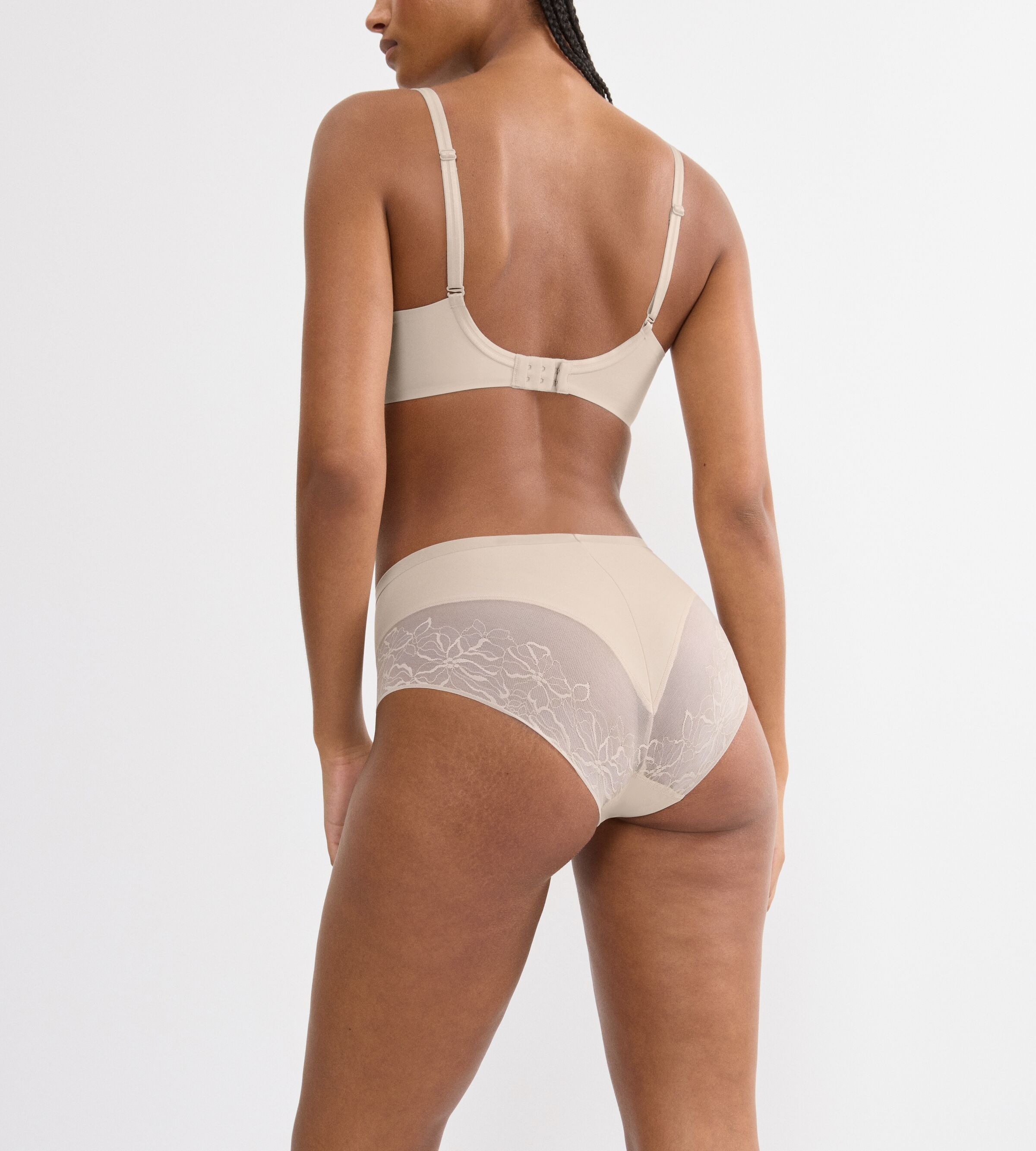 Triumph Shapingslip »Comfort Contour« flache formende Spitze,  stützende Passform, leichter Shape-Effekt