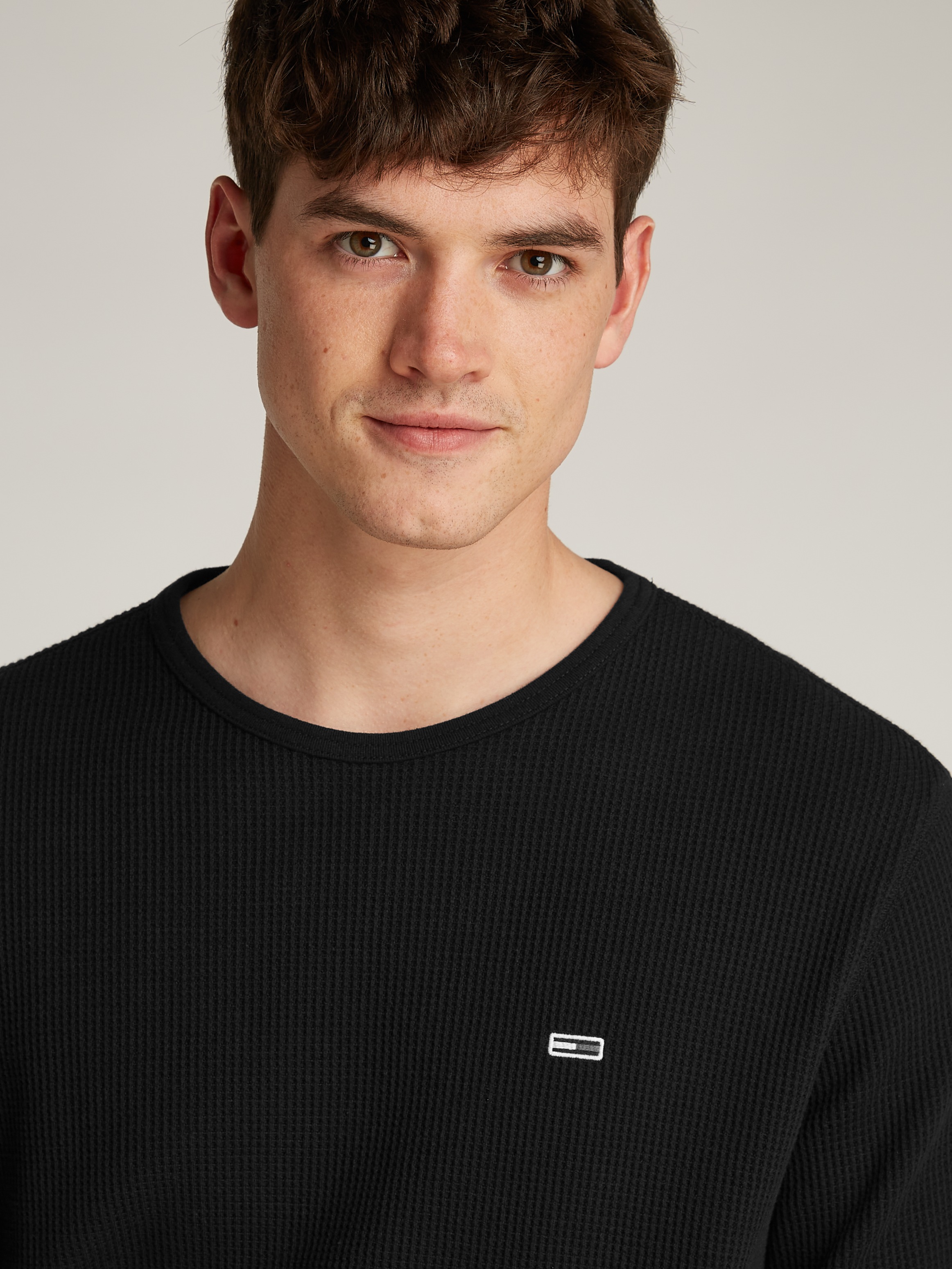 Tommy Jeans Langarmshirt »TJM SLIM WAFFLE L/S TEE EXT«, mit Waffelstruktur