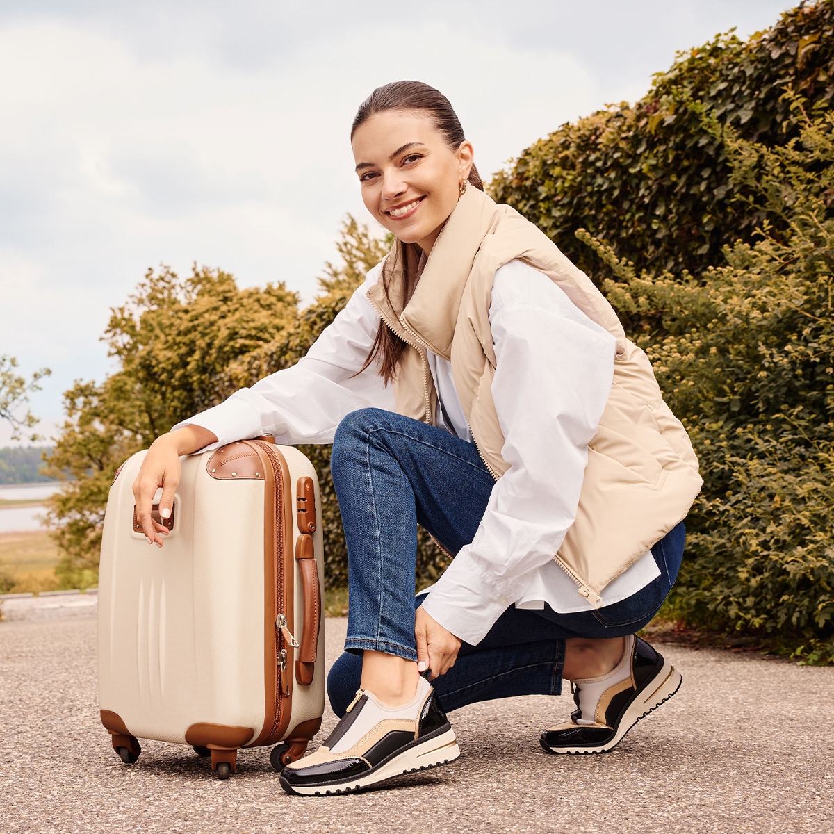 MARCO TOZZI Slip-On Sneaker, Keilabsatz, Halbschuh, Freizeitschuh mit Front-Reißverschluss
