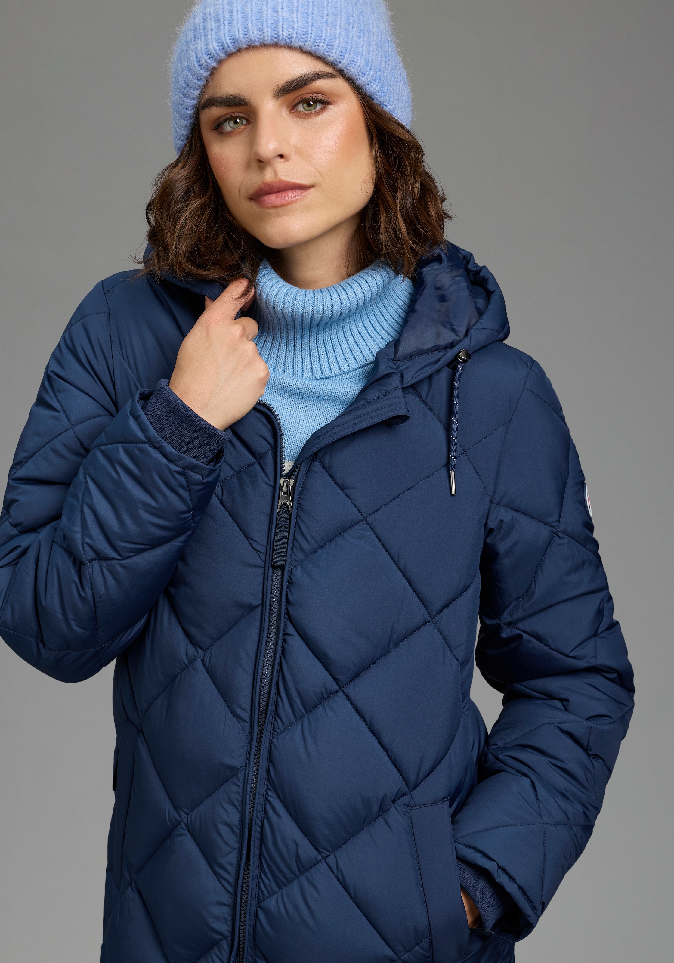 KangaROOS Steppjacke mit Kapuze lange Form mit Kapuze und modernem Steppmuster