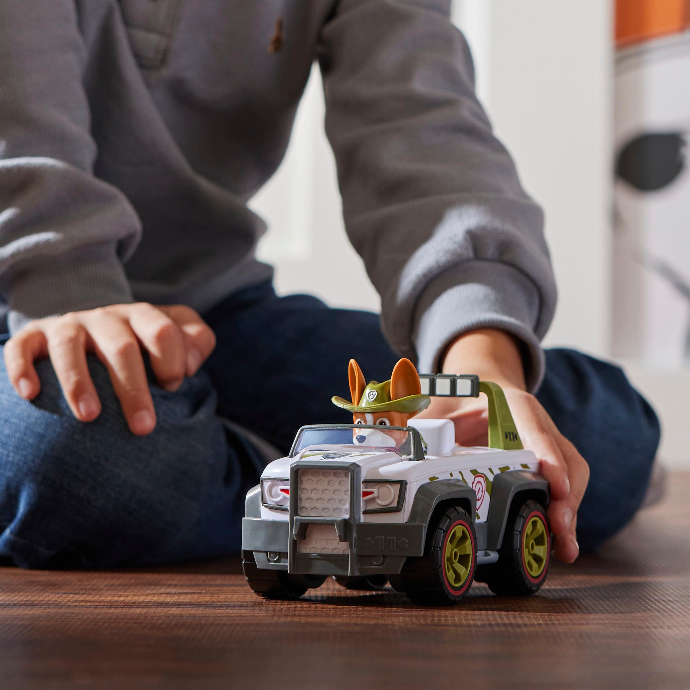 Spin Master Spielzeug-Auto »Paw Patrol - Sust. Basic Vehicle Tracker«, zum Teil aus recycelten Material