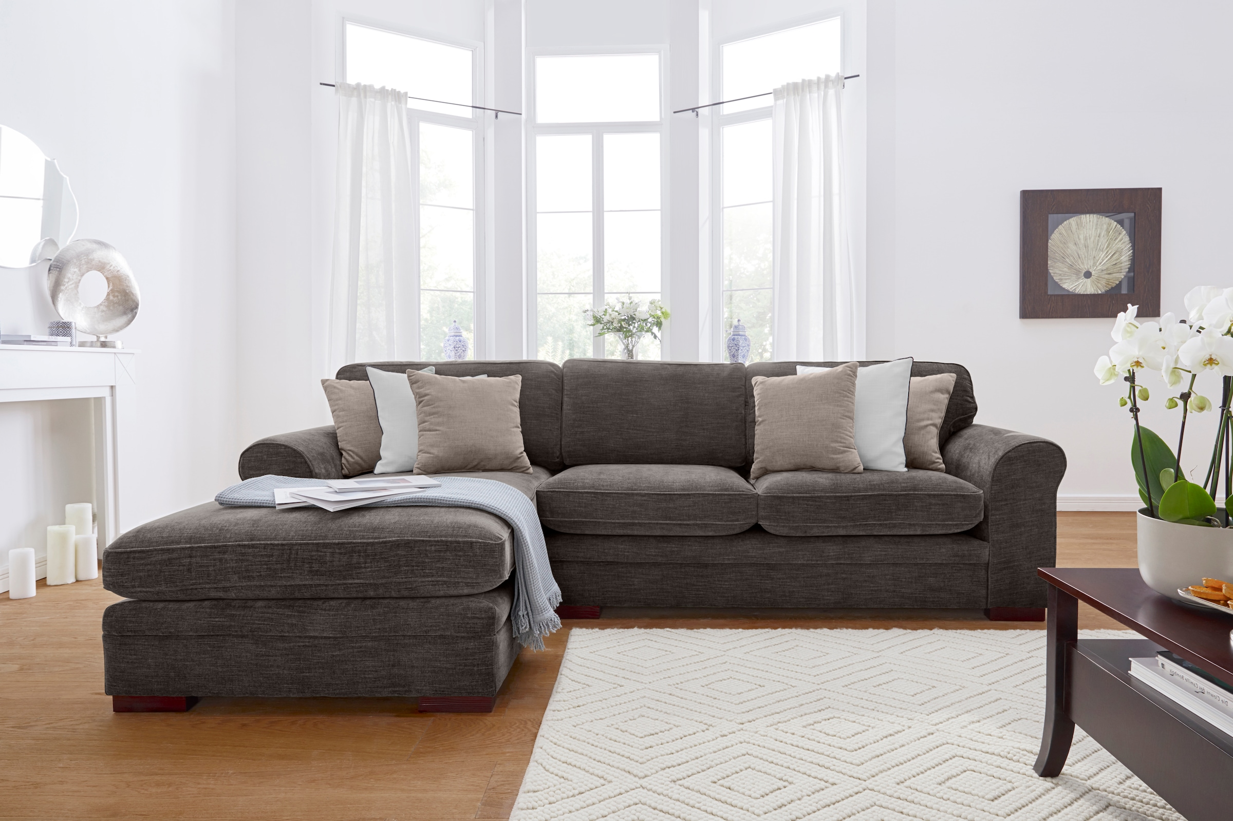 Home affaire Ecksofa »Broughton L-Form«, weicher Sitzkomfort, incl. 4 Zierk günstig online kaufen