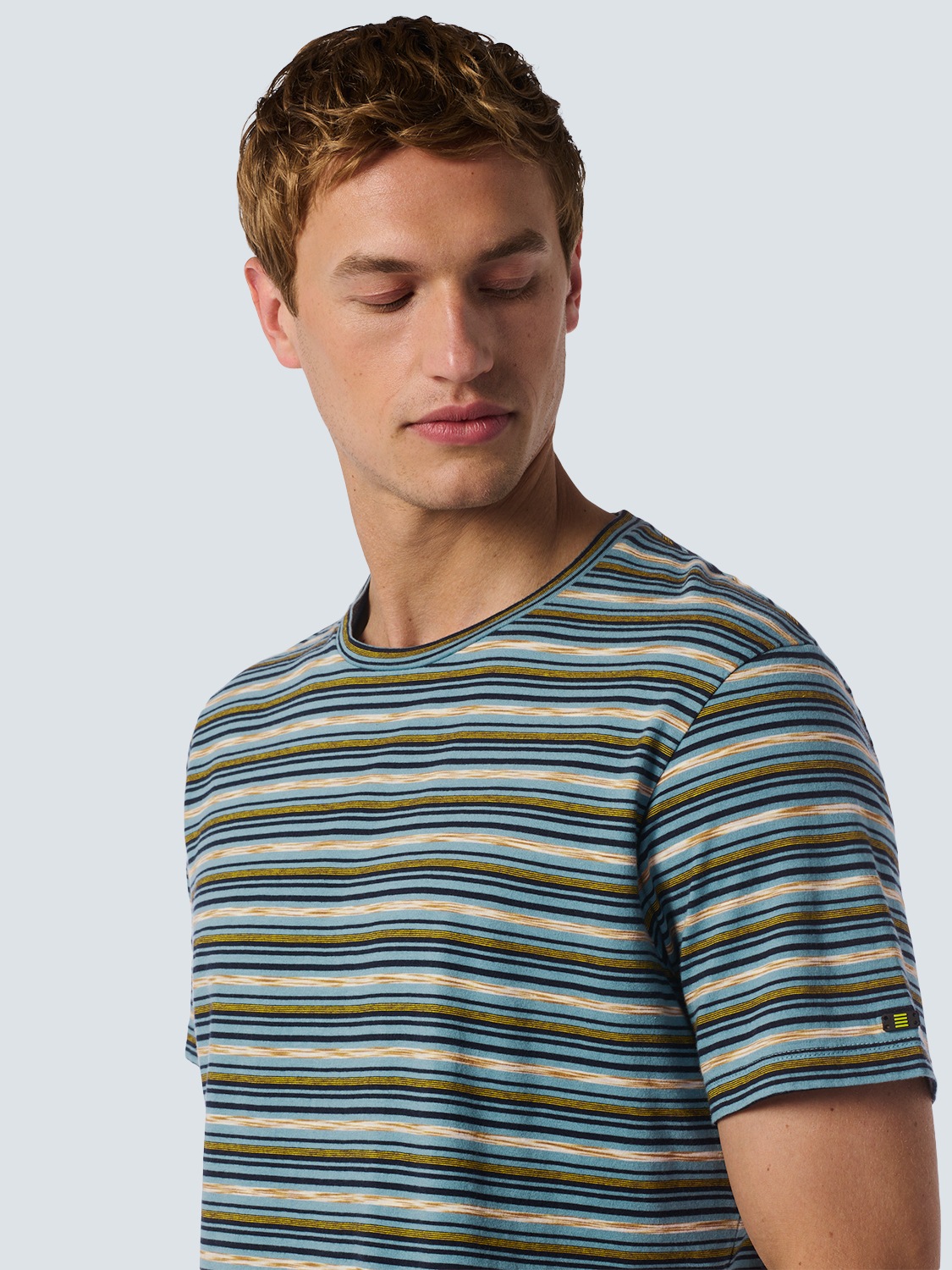 NO EXCESS T-Shirt »No Excess T-Shirt mit Rundhalsausschnitt und Multicolor-Streifen«