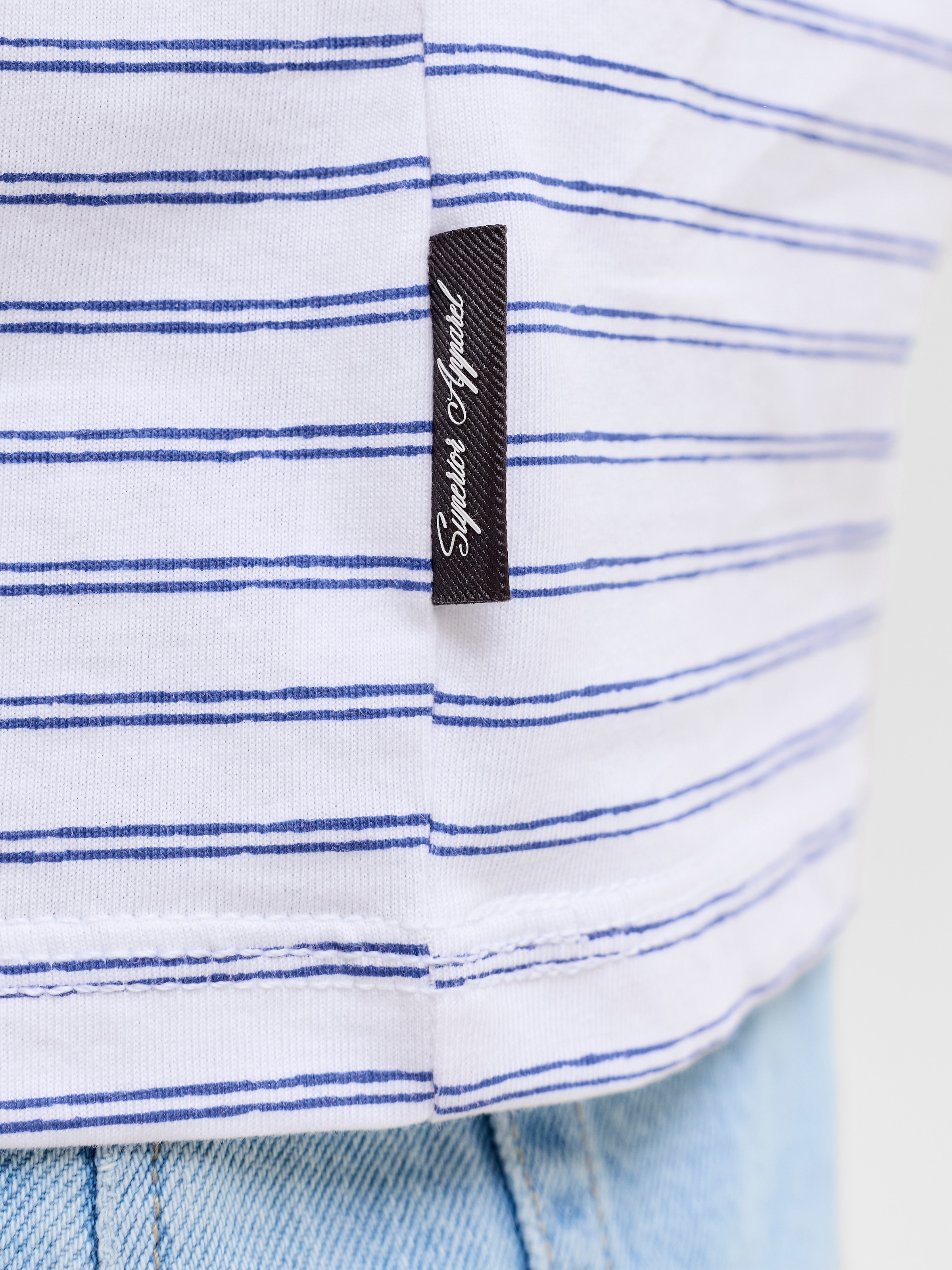 Jack & Jones Junior T-Shirt »JJDEVIN DAYTONA STRIPED TEE SS CN JNR« mit dezenter Logostickerei