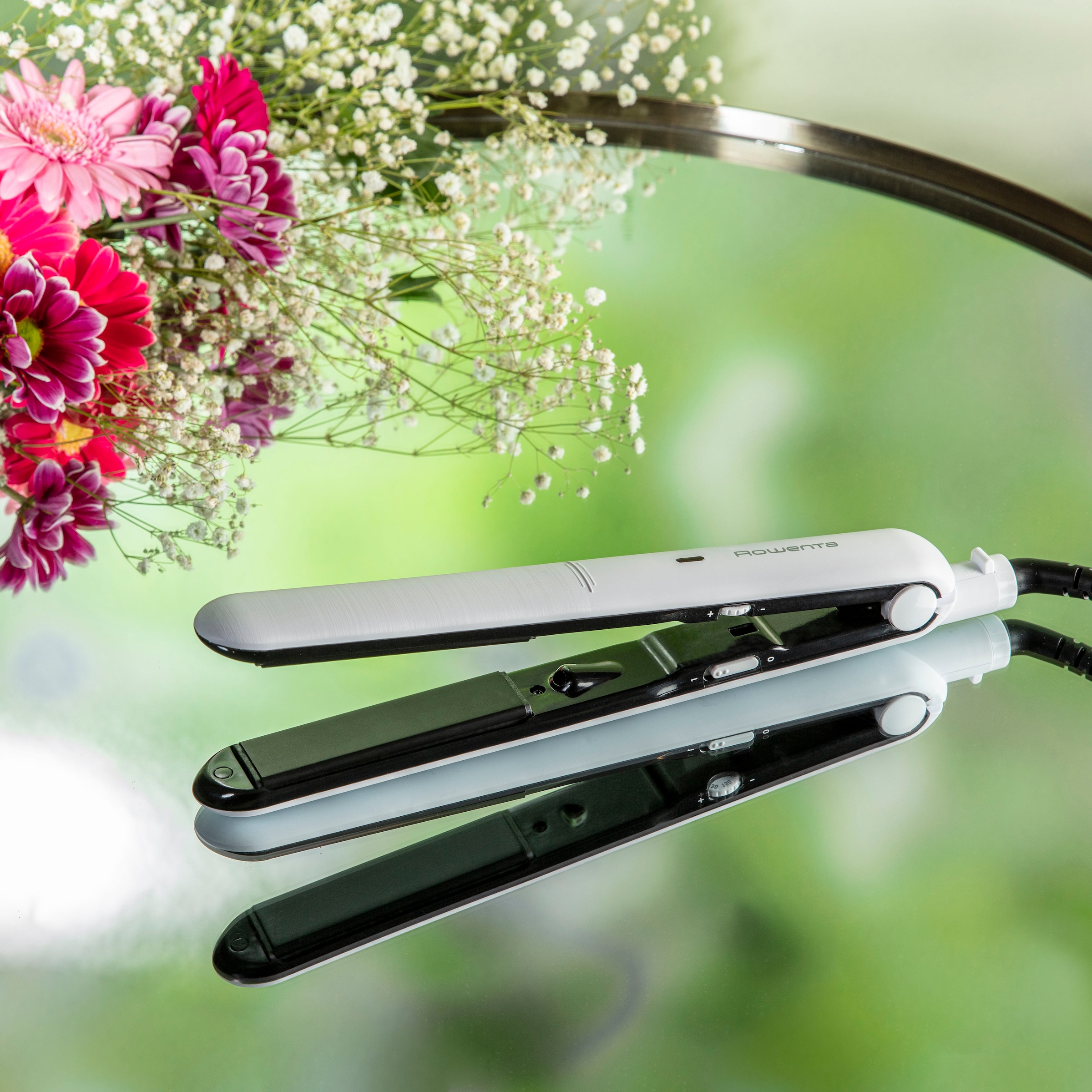 Rowenta Glätteisen »Optiliss Haarglätter, bis 230°C, Keramikbeschichtung,« Keramik-Beschichtung 10 Temperatureinstellungeen, Aufheizen in 30 Sek., weiß, SF3210