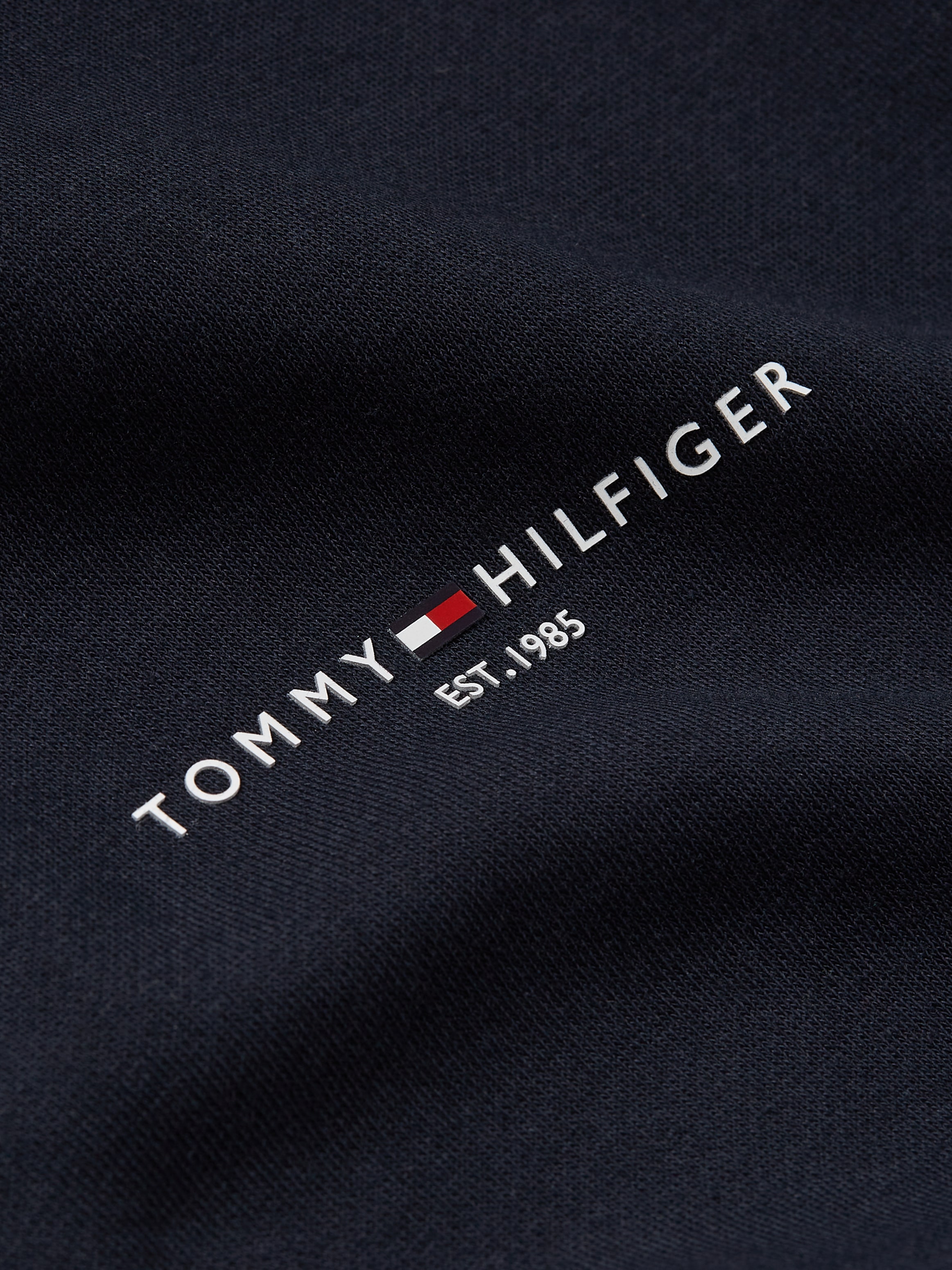 Tommy Hilfiger Hoodie »TOMMY LOGO TIPPED HOODY« Tommy-Tape innen am Ausschnitt, Flag-Stickerei am Ärmel