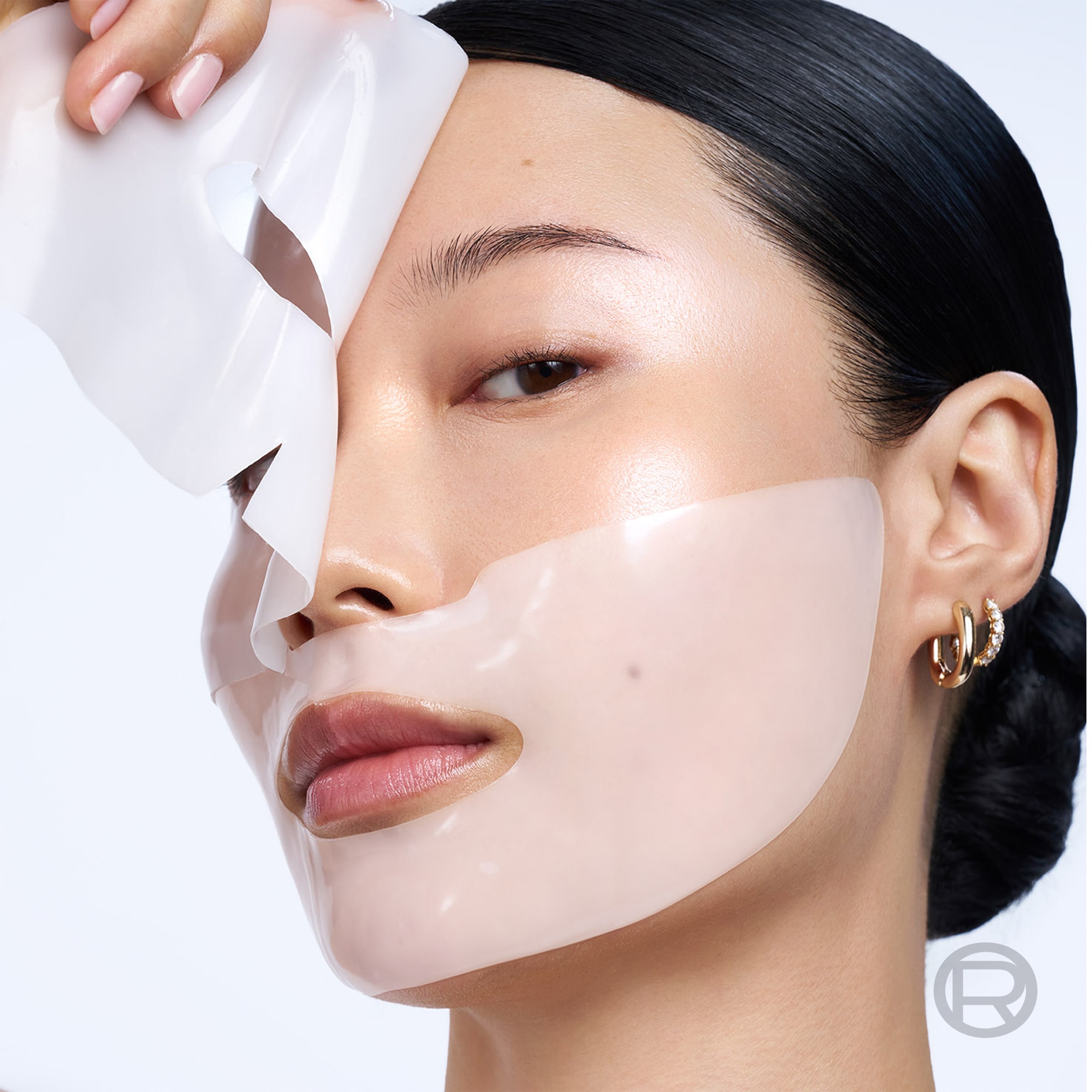 L'ORÉAL PARIS Gesichtsfluid »REVITALIFT GLASS SKIN FEUCHTIGKEITSFLUID« glättet die Hautoberfläche für eine glowy Ausstrahlung
