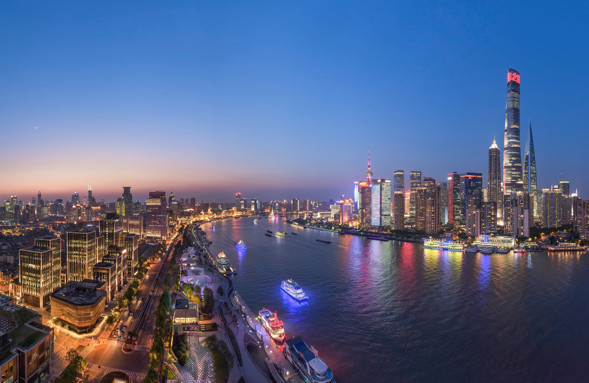 Papermoon Fototapete »Photo-Art ZHIBO CHEN, DIE BLAUE STUNDE IN SHANGHAI« günstig online kaufen