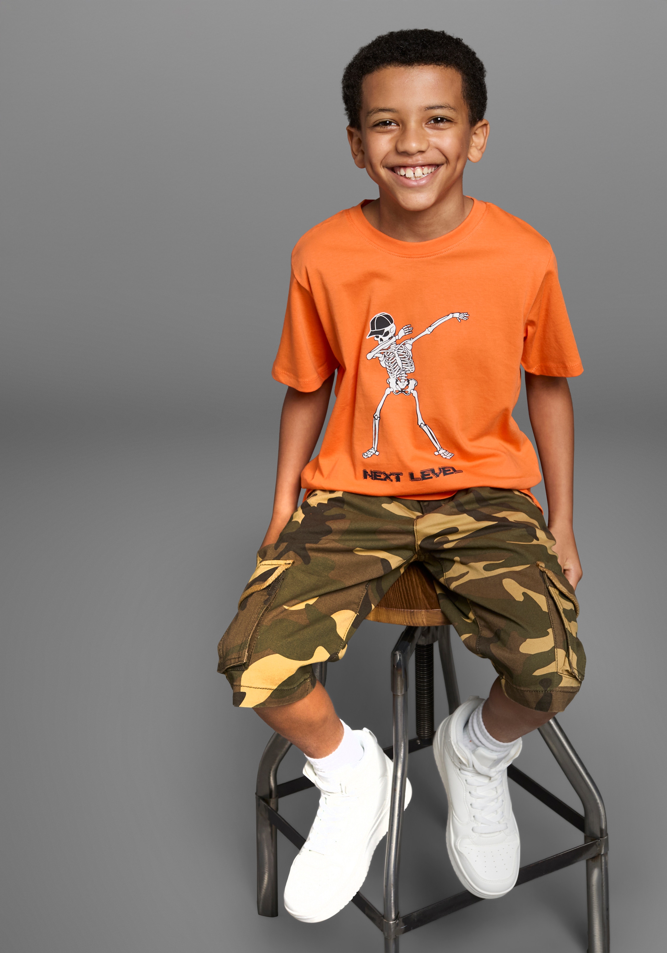 KIDSWORLD T-Shirt »Mit coolem Druck: NEXT LEVEL«, Kurzarm, Basic-Schnitt, mit trendigen Statements und Sprüchen