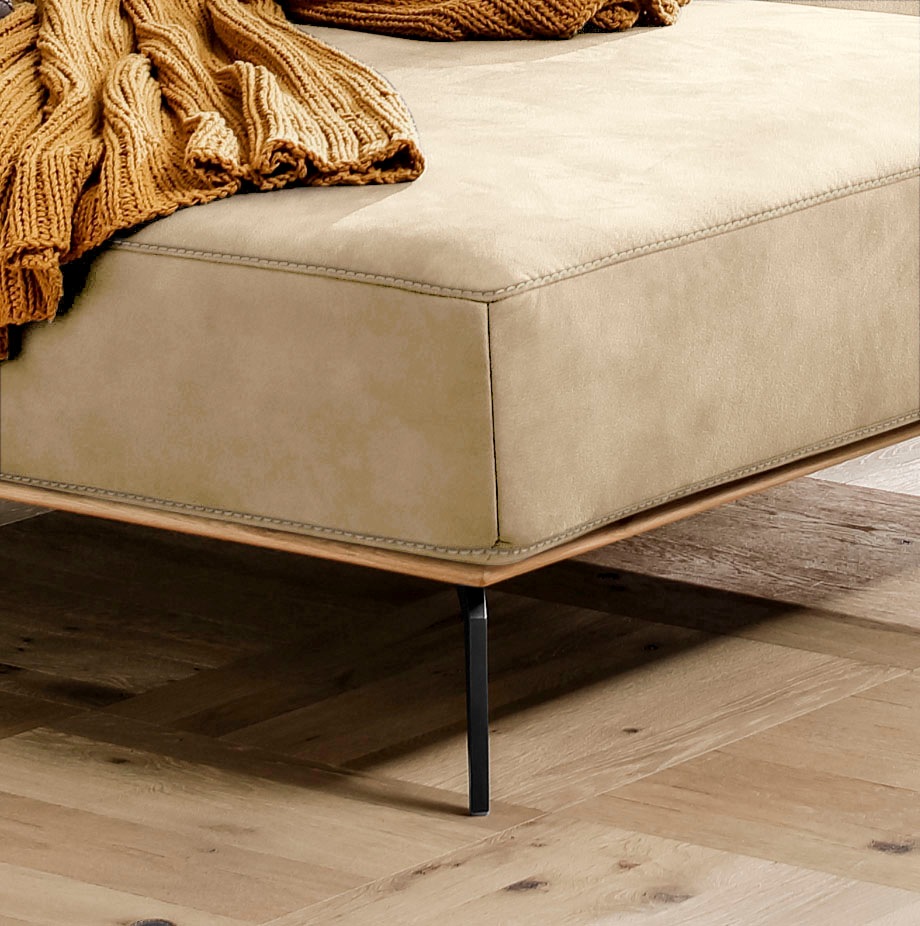 W.SCHILLIG Ecksofa »run, Designsofa mit tollem Sitzkomfort, bequem, L-Form«, mit Holzsockel, Füße in Schwarz pulverbeschichtet, Breite 319 cm