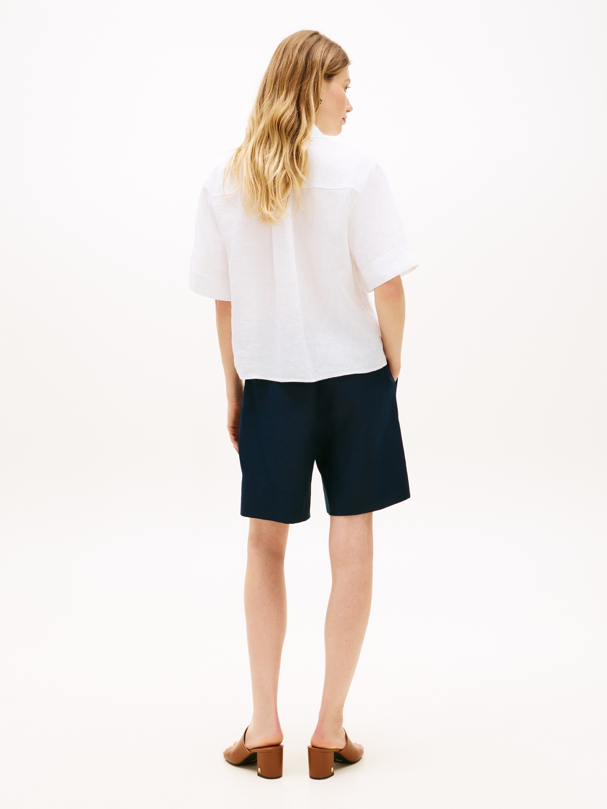 Tommy Hilfiger Kurzarmbluse »ESS LINEN SHORT SLEEVE SHIRT« mit aufgesetzter Brusttasche und Flag-Stickerei, reines Leinen