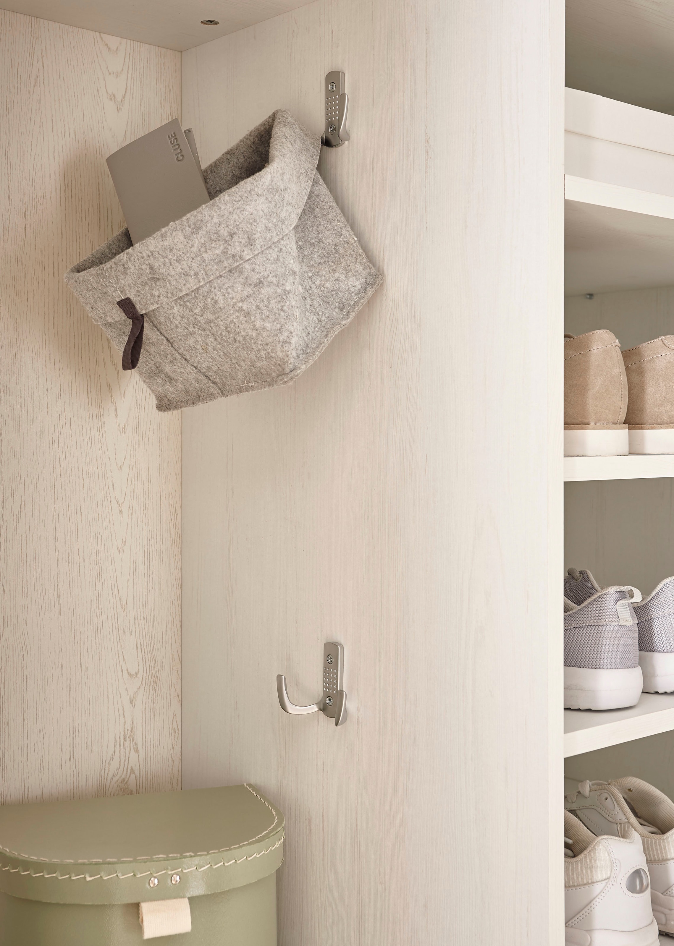 Home affaire Garderobenschrank »WESTMINSTER TOPSELLER!«, (Breite ca. 108 cm), im romantischen Landhausstil