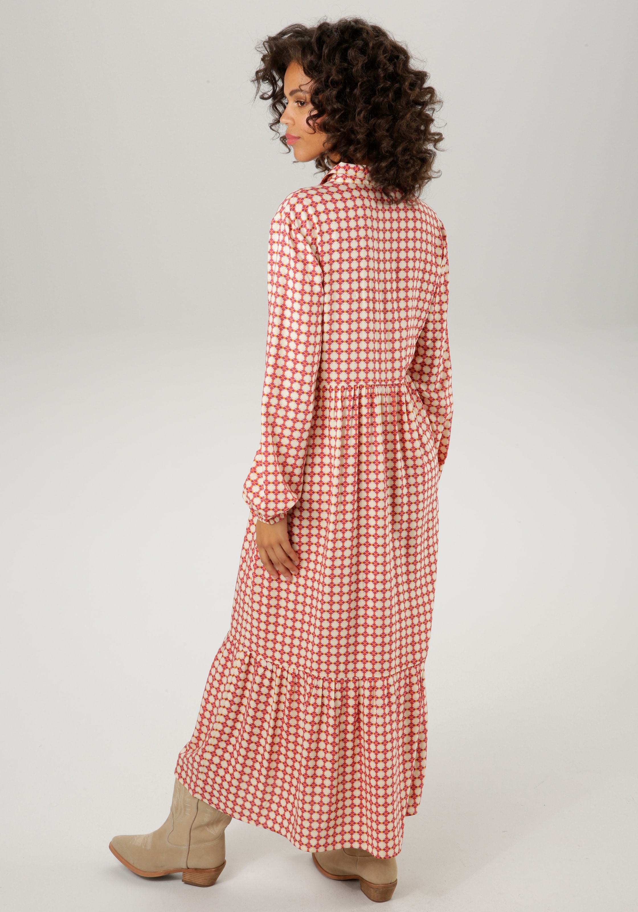 Aniston CASUAL Maxikleid, mit farbharmonischem Retro-Muster