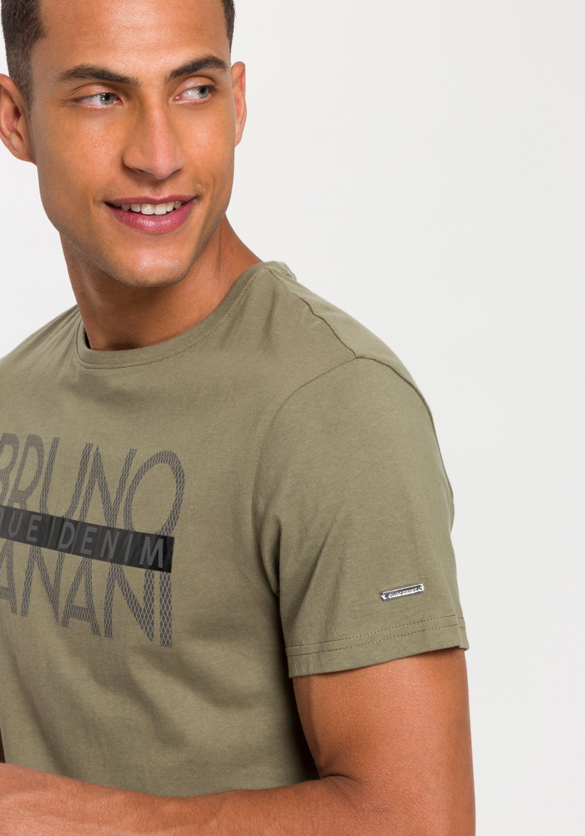 Bruno Banani T-Shirt, kurzärmelig, schmal geschnitten, bedruckt, aus Baumwolle