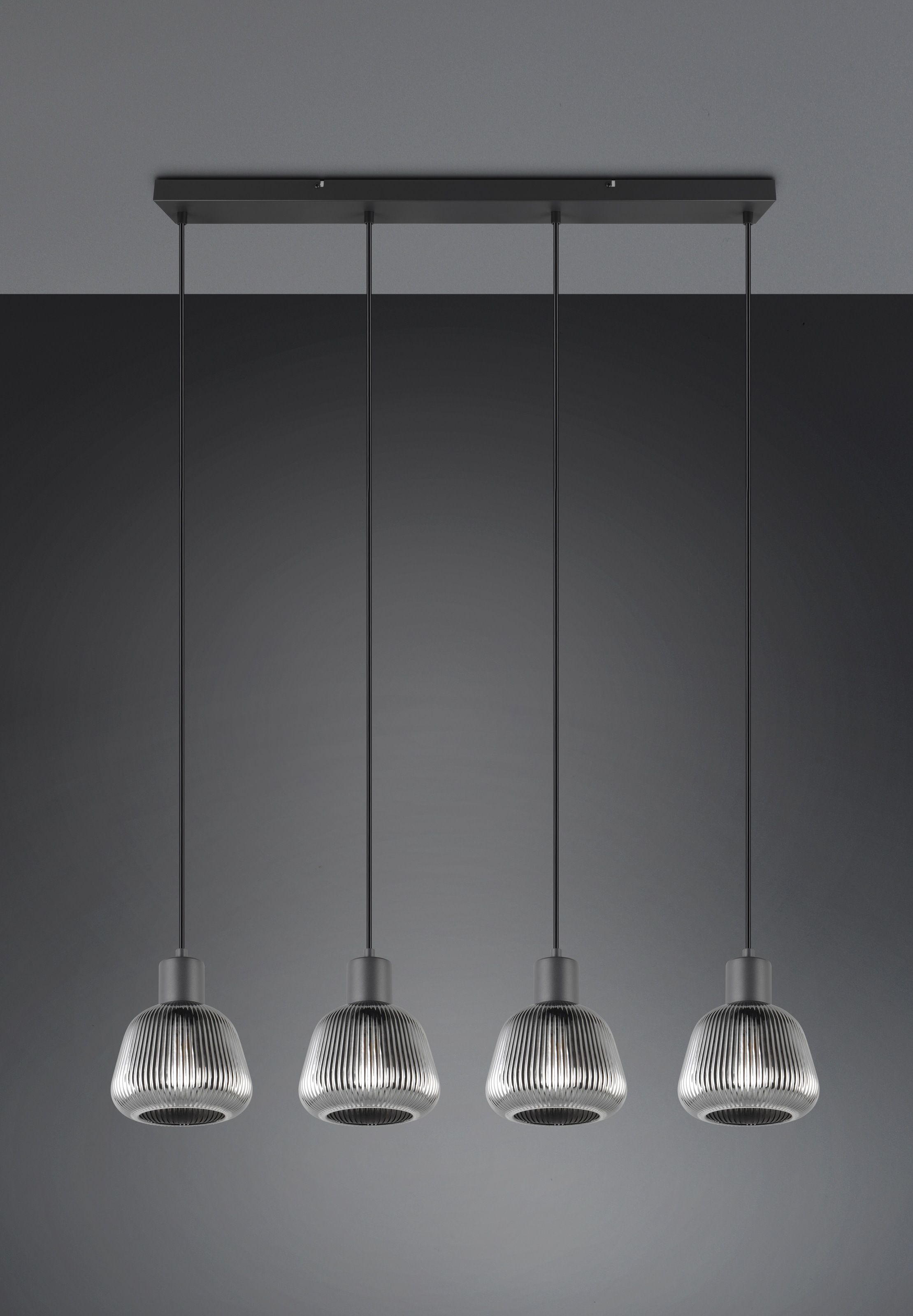 TRIO Leuchten Pendelleuchte »TARIFA, 4-flammige Hängeleuchte exkl 4xE27 max 25W, Glas Hängelampe«, 4 flammig, Leuchtmittel E27 | Leuchtmittel wechselbar, höhenverstellbar max 150cm Glas in Riffeloptik und leicht verspiegelt