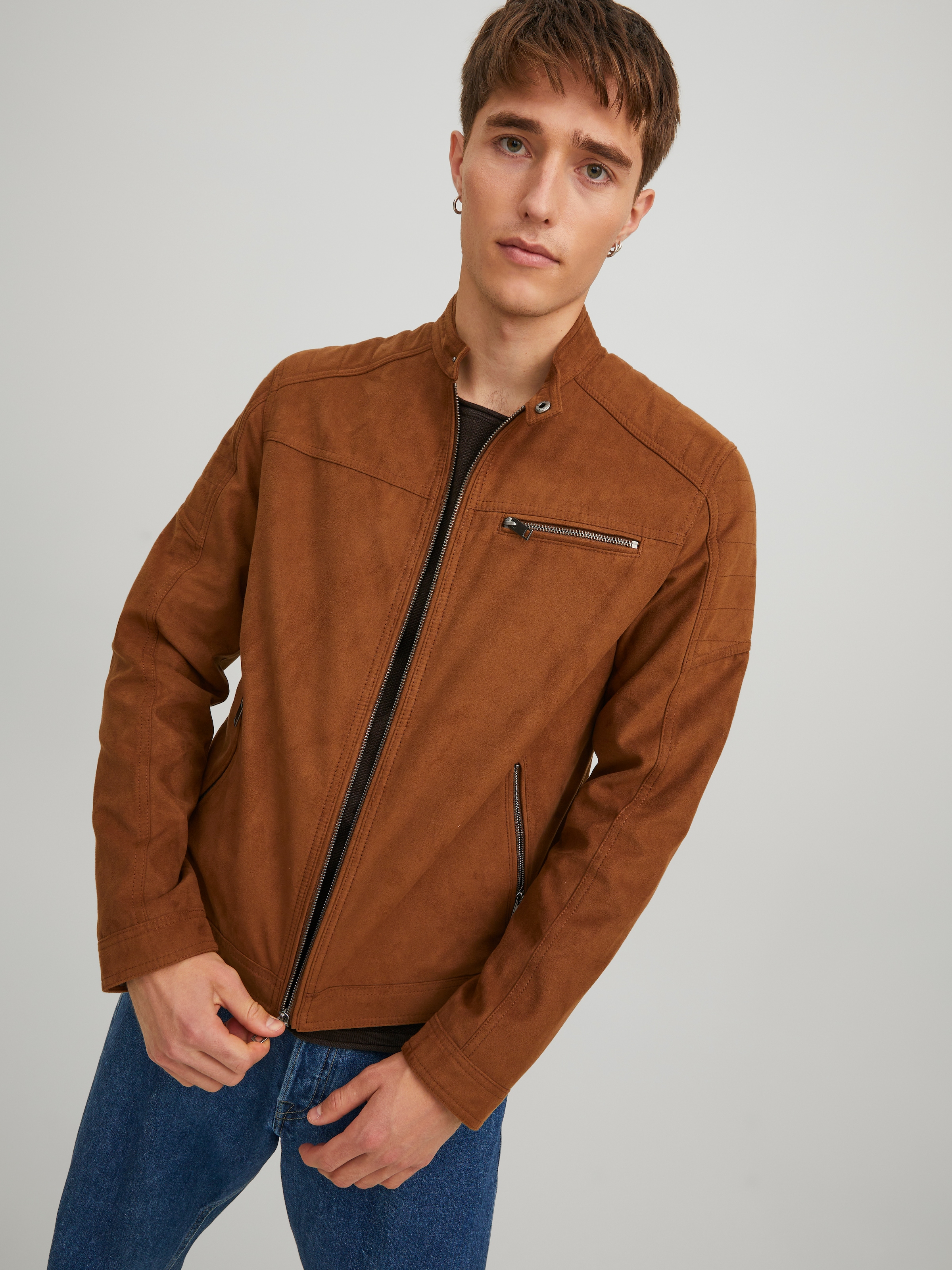 Jack & Jones Lederimitatjacke »JJEROCKY in Kunstlederoptik mit Reißverschlusstaschen« ohne Kapuze unifarben, modisch, regular fit, Lederimitat