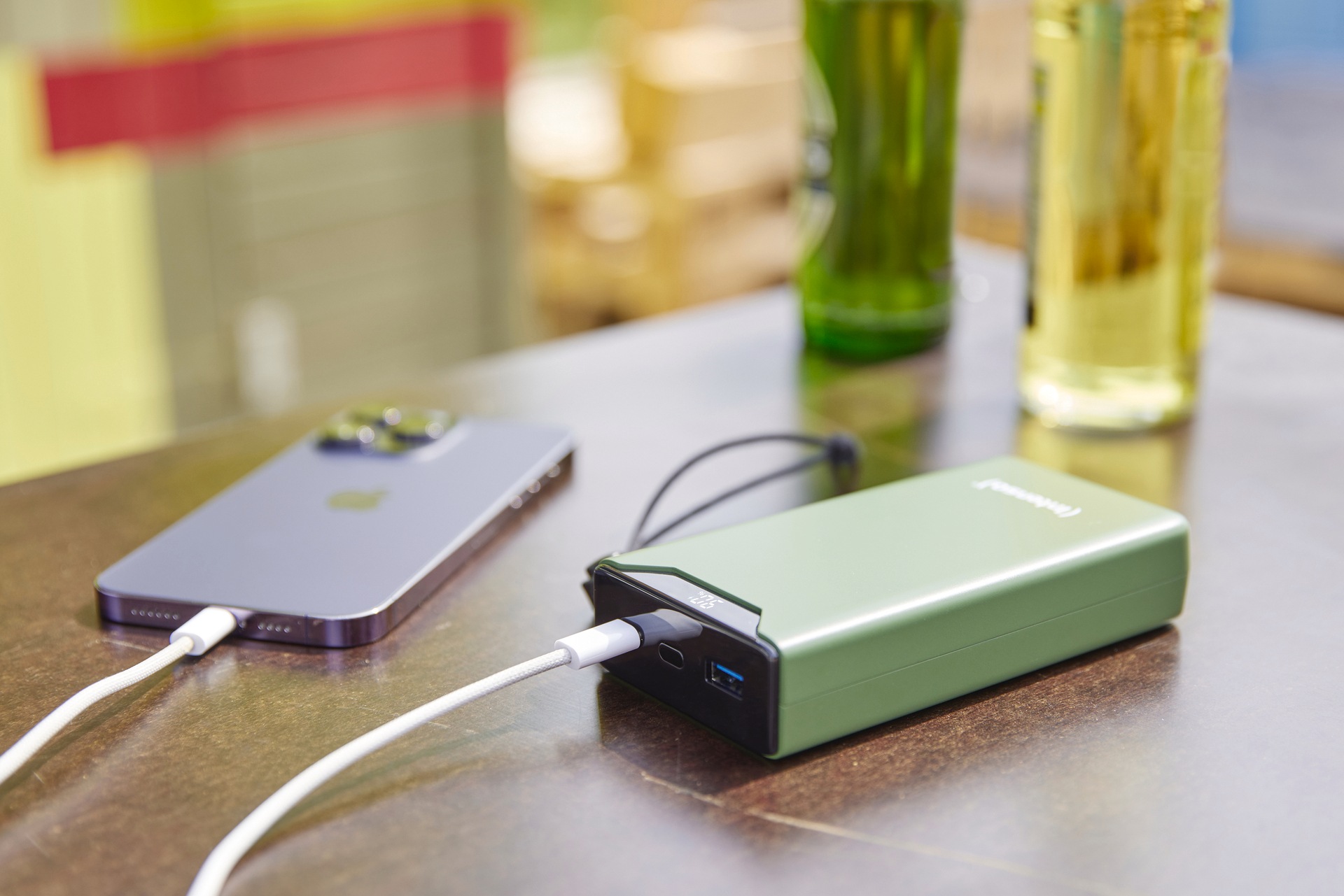 Intenso Powerbank »F20000 20.000 mAh 20 W«, Intenso Power Bank F20000 green, Power Delivery und Qualcomm Quick Charge 3.0, mit USB-C zu USB-C Kabel