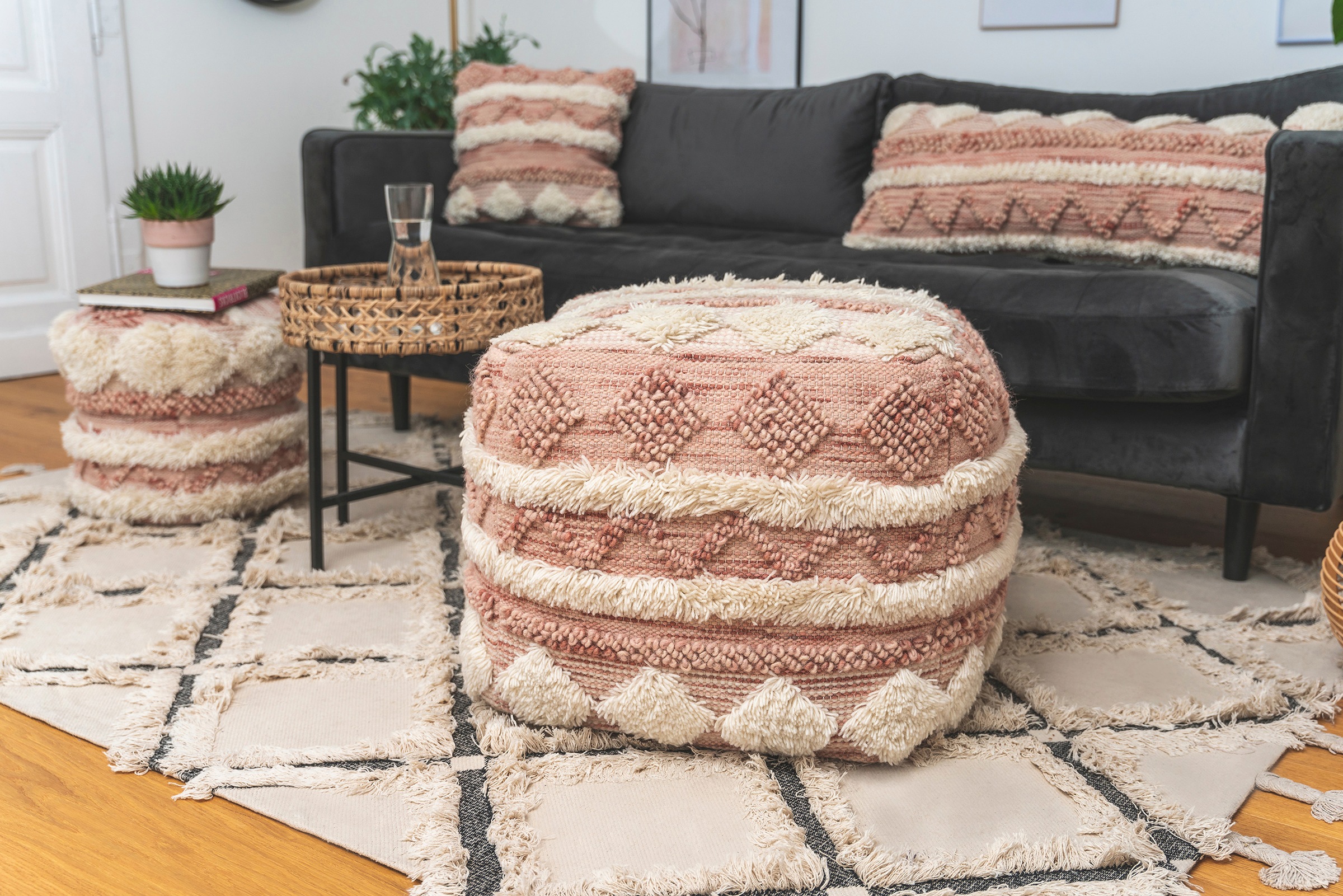 Kayoom Pouf »Bohist 225 50cm x 50cm, Strukturen mit Fransen und Quasten«, ( günstig online kaufen