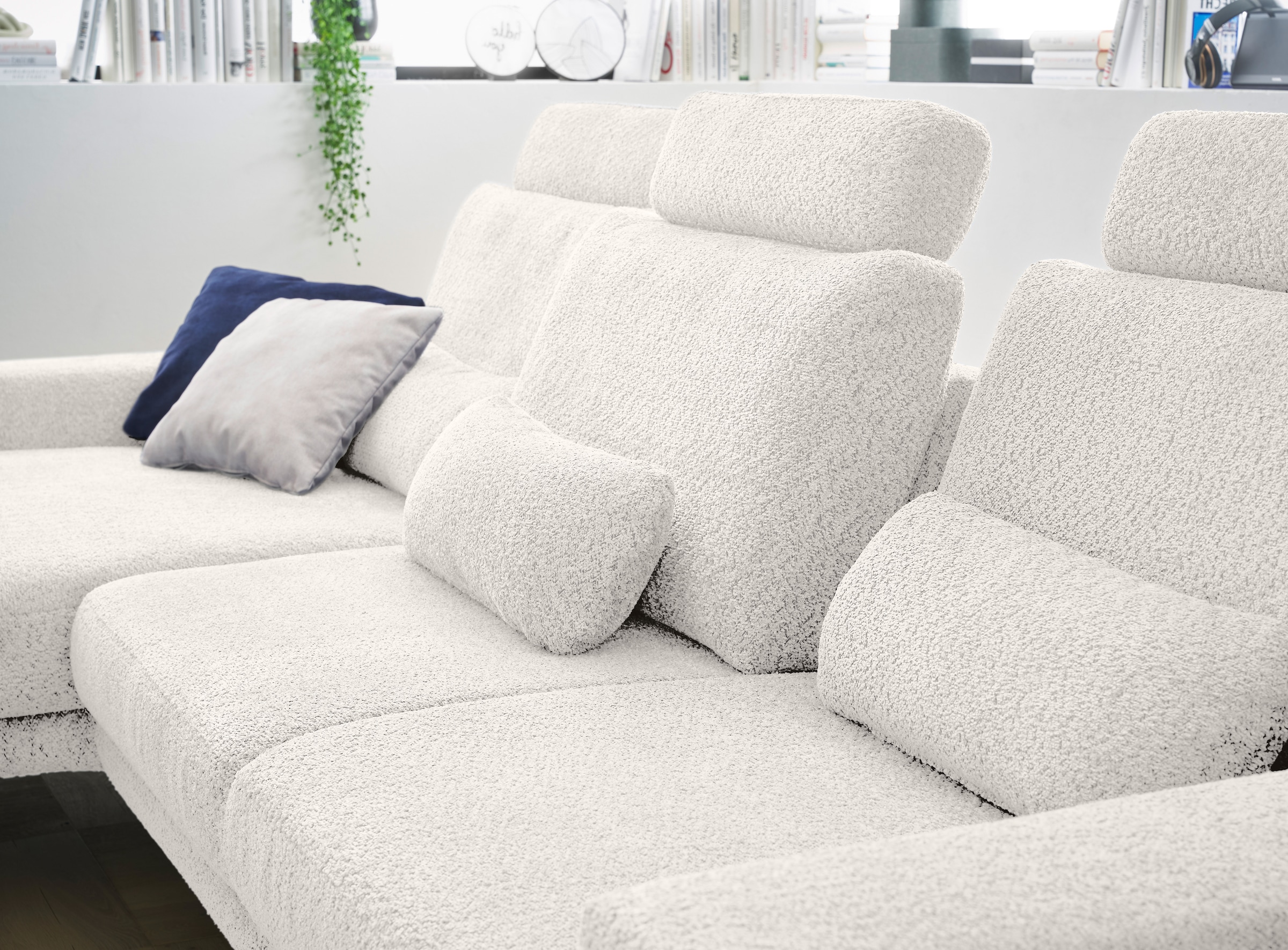 set one by Musterring Ecksofa »SO 3600, inkl motor. Sitztiefenverstellung, Kopfstützen, Nierenkissen«, Sitzhöhe 44 cm, Kaltschaum, Breite 293 x Tiefe 180 cm, Kama natur