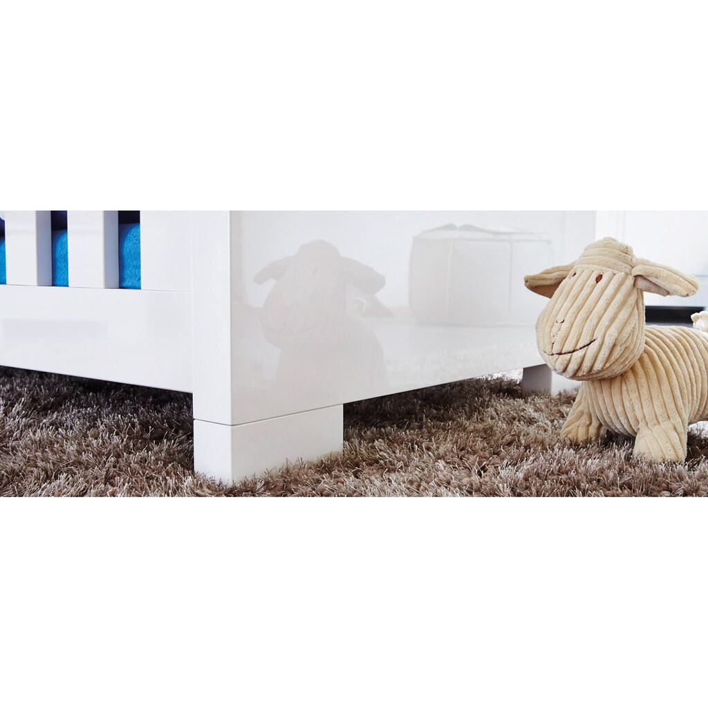 Pinolino® Babyzimmer-Komplettset, (Set, 3 St.), breit groß; bestehend aus Kinderbett, Wickelkommode und 3-trg. Schrank
