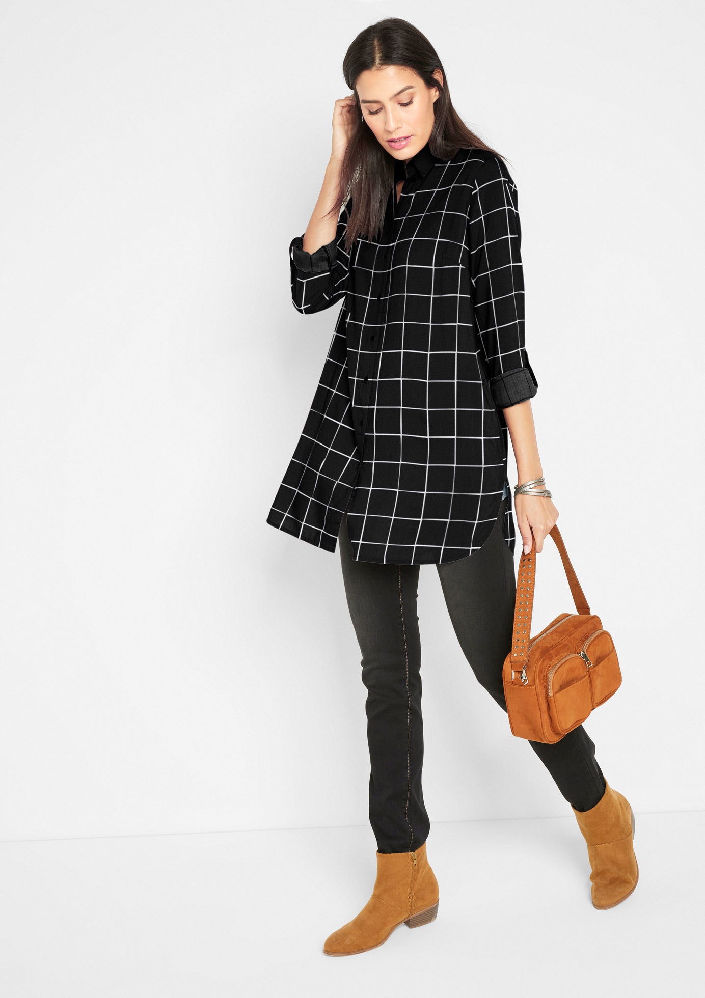 bonprix Longbluse »Karierte Longbluse mit Taschen« figurumspielende Passform, mit Karomuster, aus Viskose