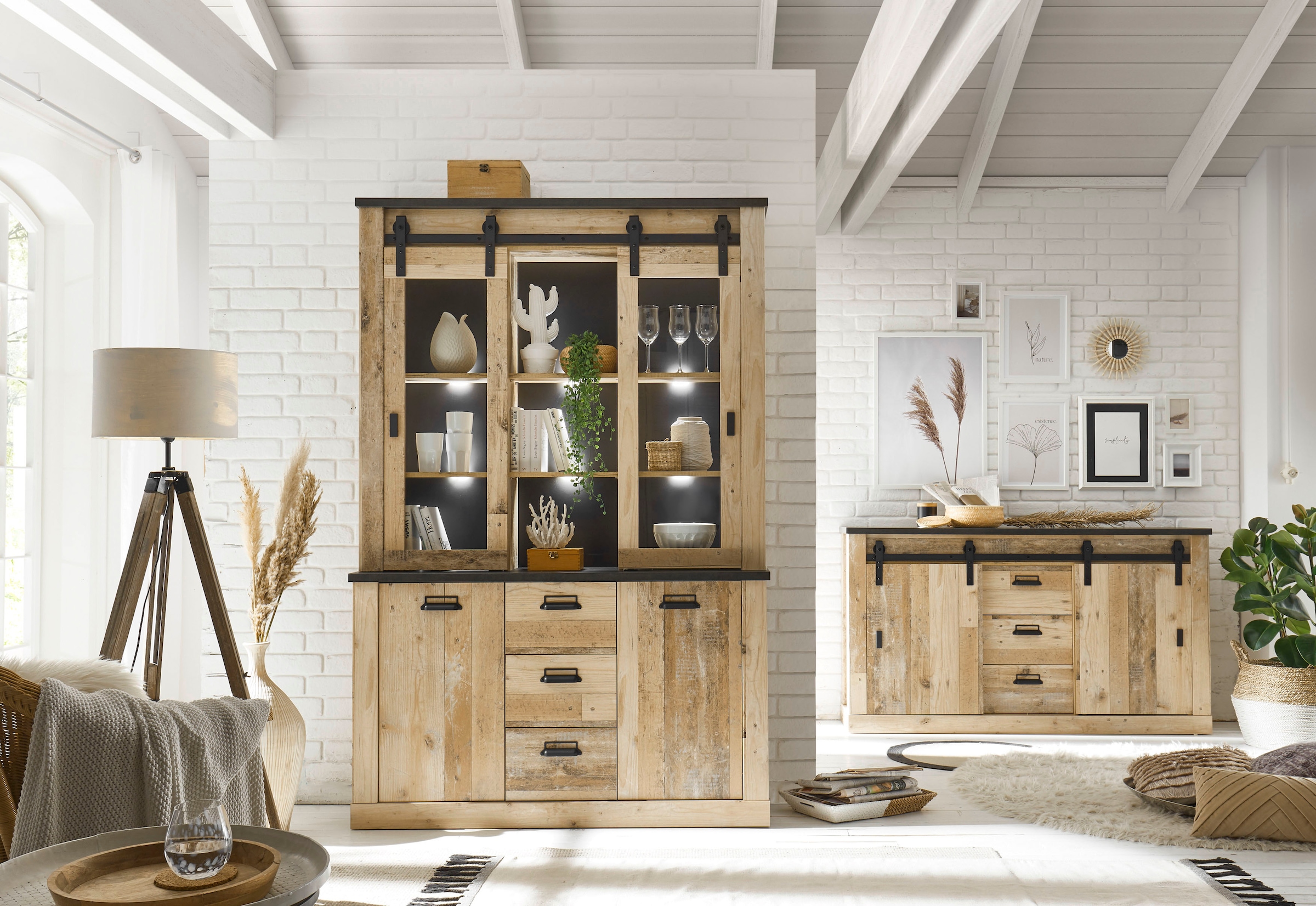 Home affaire Buffet »SHERWOOD«, Holz Dekor, mit Scheunentorbeschlag und Apothekergriffen, Breite 133cm