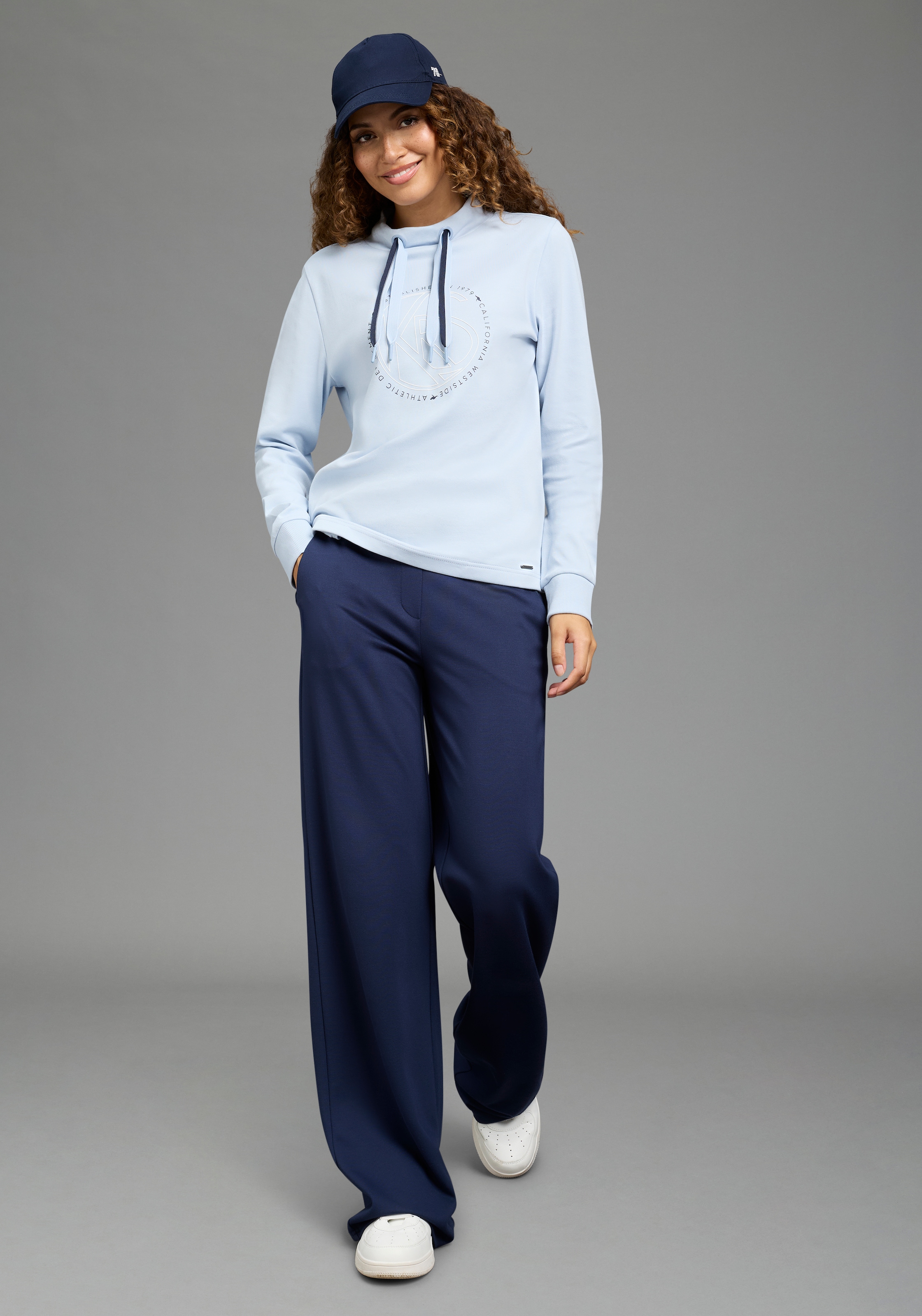 KangaROOS Sweatshirt , mit Metalllabel, hüftbedeckende Länge, auch in großen Größen
