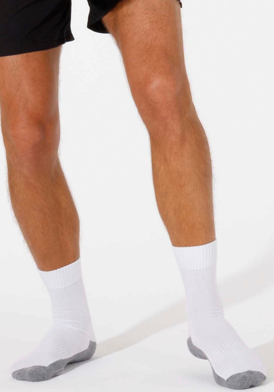 Camano Socken »function« 4 Paar, 4 Paar tlg. mit feuchtigkeitsregulierendem Material