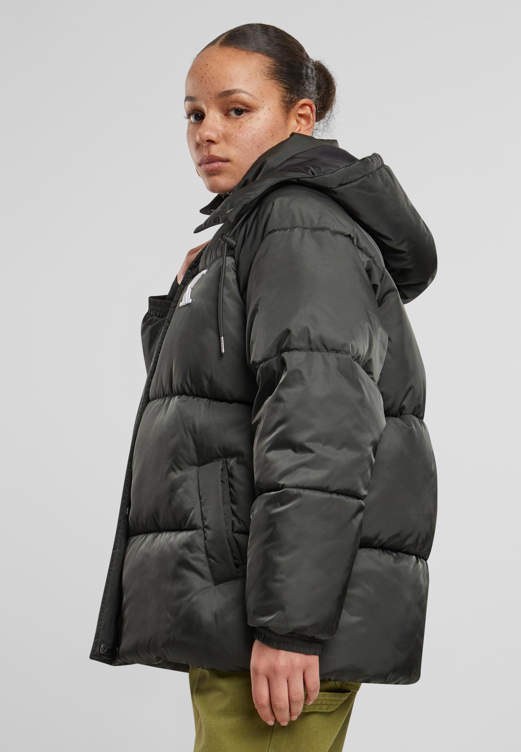 Karl Kani Winterjacke »Karl Kani Karl Kani OG OS Puffer Jacket« 1 Stk. tlg. mit Kapuze