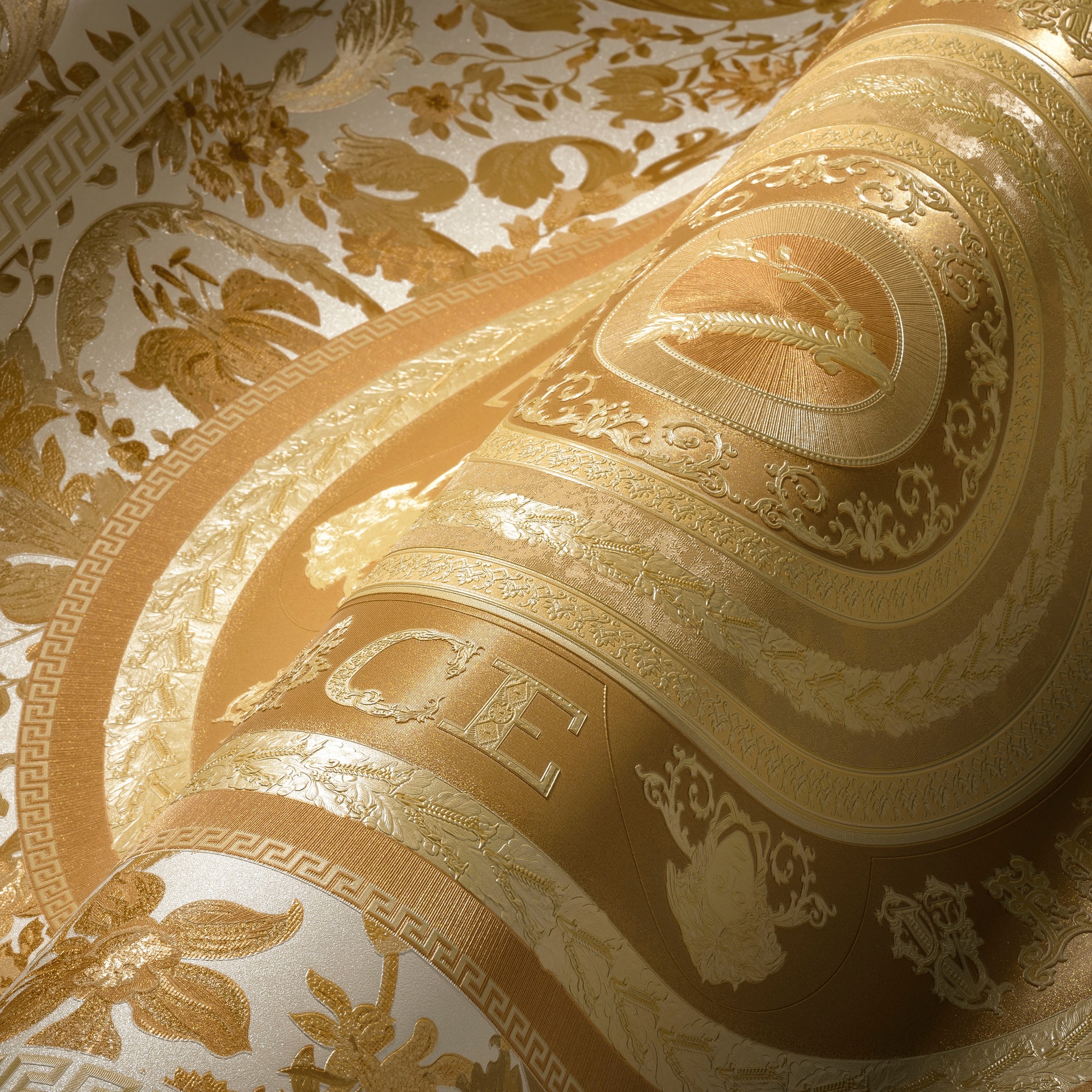 Versace Vliestapete »Wallpaper Versace 5 Floral Design«, leicht glänzend-gemustert-abstrakt, Designertapete auffallende Fliesen-Tapete Tapeten Wohnzimmer modern