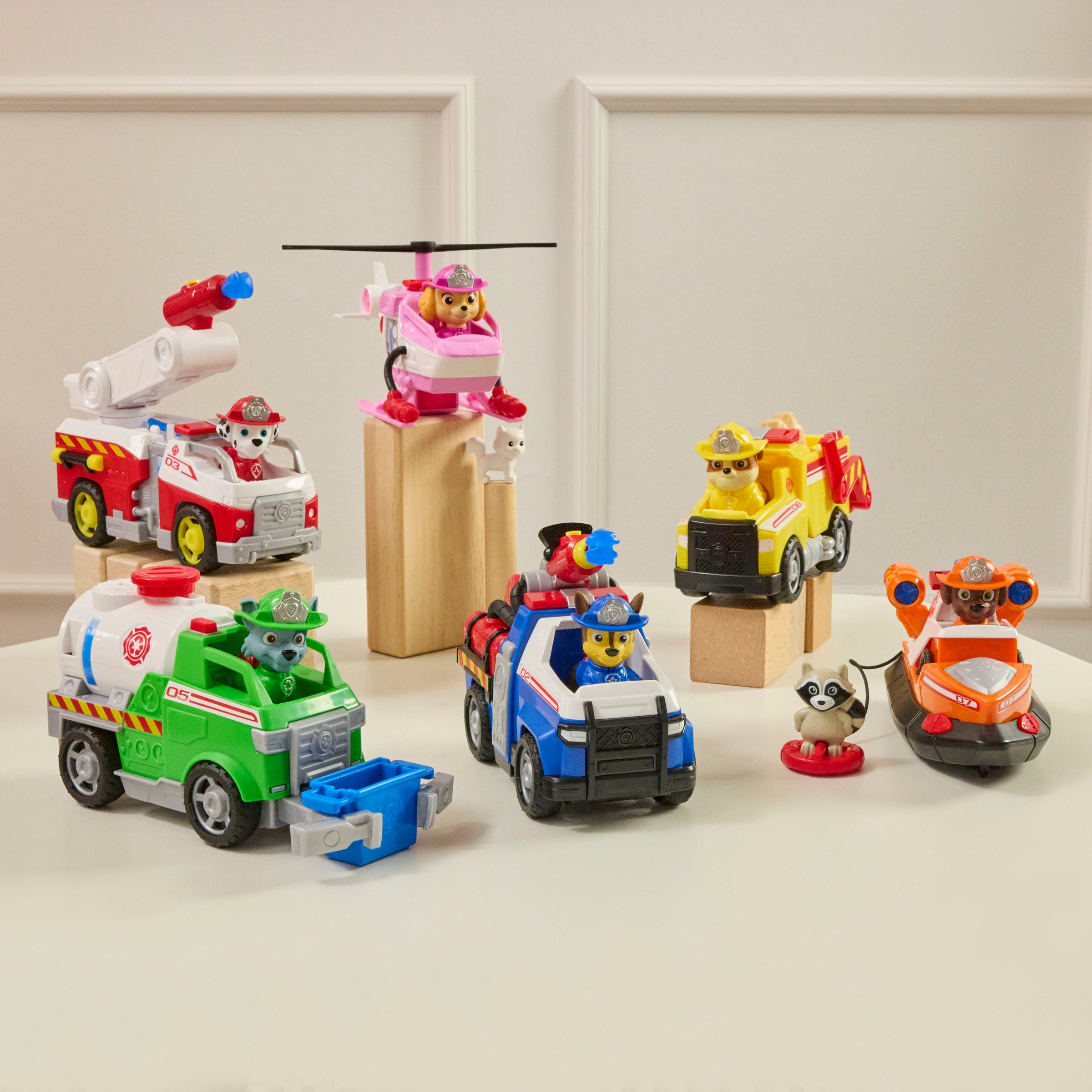 Spin Master Spielzeug-Auto »PAW Patrol Fire Rescue - Chases Rettungsfahrzeug«