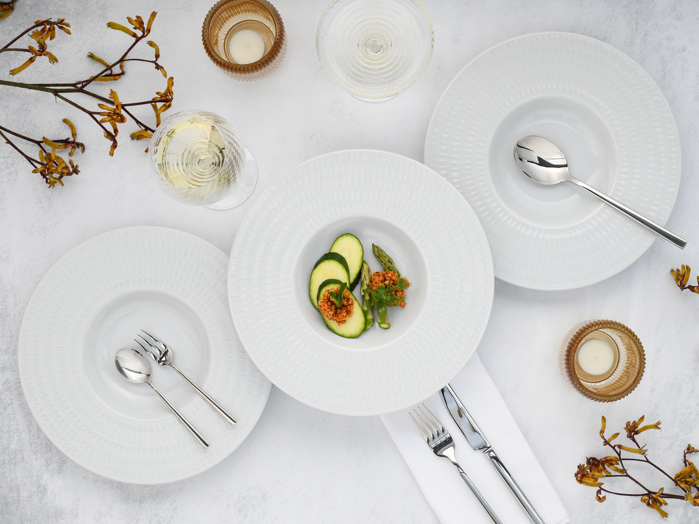 CreaTable Teller »Show Time Stripes weiß, Gourmetteller, 4-tlg.« Moderne Formgebung, Fine Dining-Charakter, Relief Oberfläche