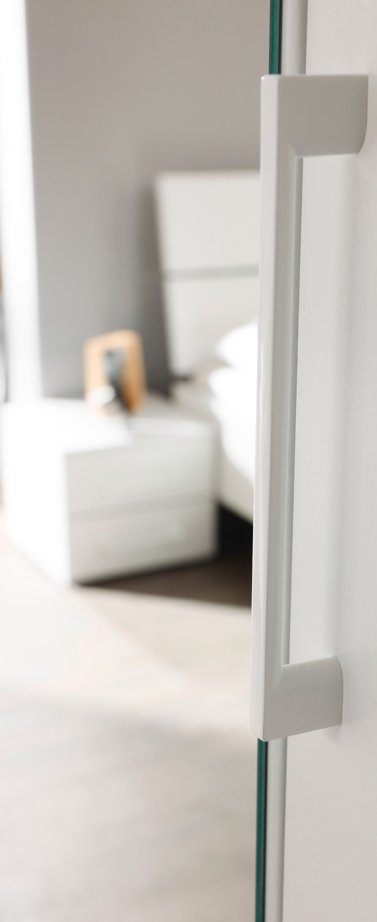 INOSIGN BY RAUCH Drehtürenschrank »Kleiderschrank Schrank Garderobe Wäscheschrank CHALLENGER«, mit Spiegeltüren und geräumigen Schubladen MADE IN GERMANY