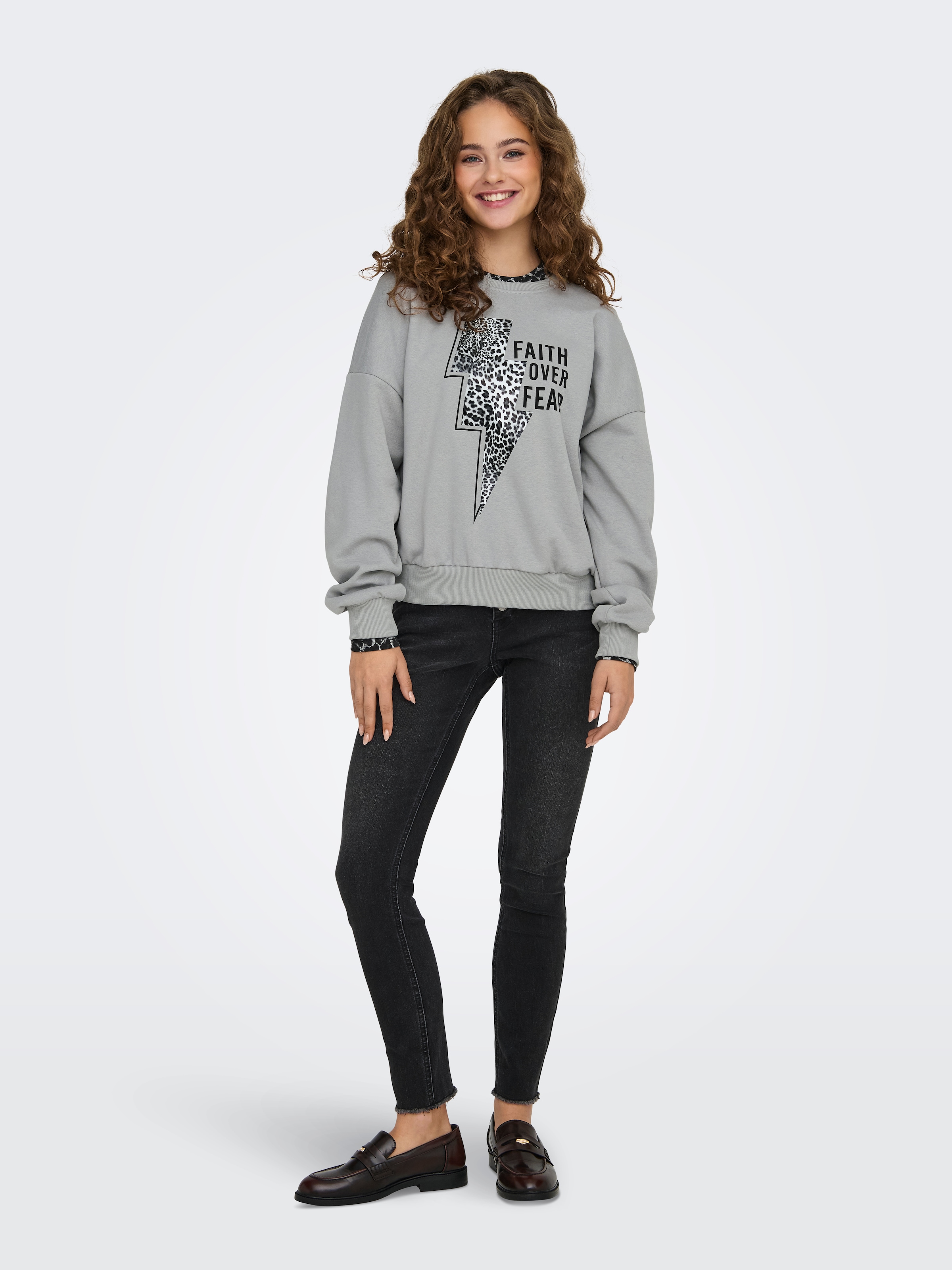 ONLY Sweatshirt »ONLRUNA L/S O-NECK BOX CC SWT«