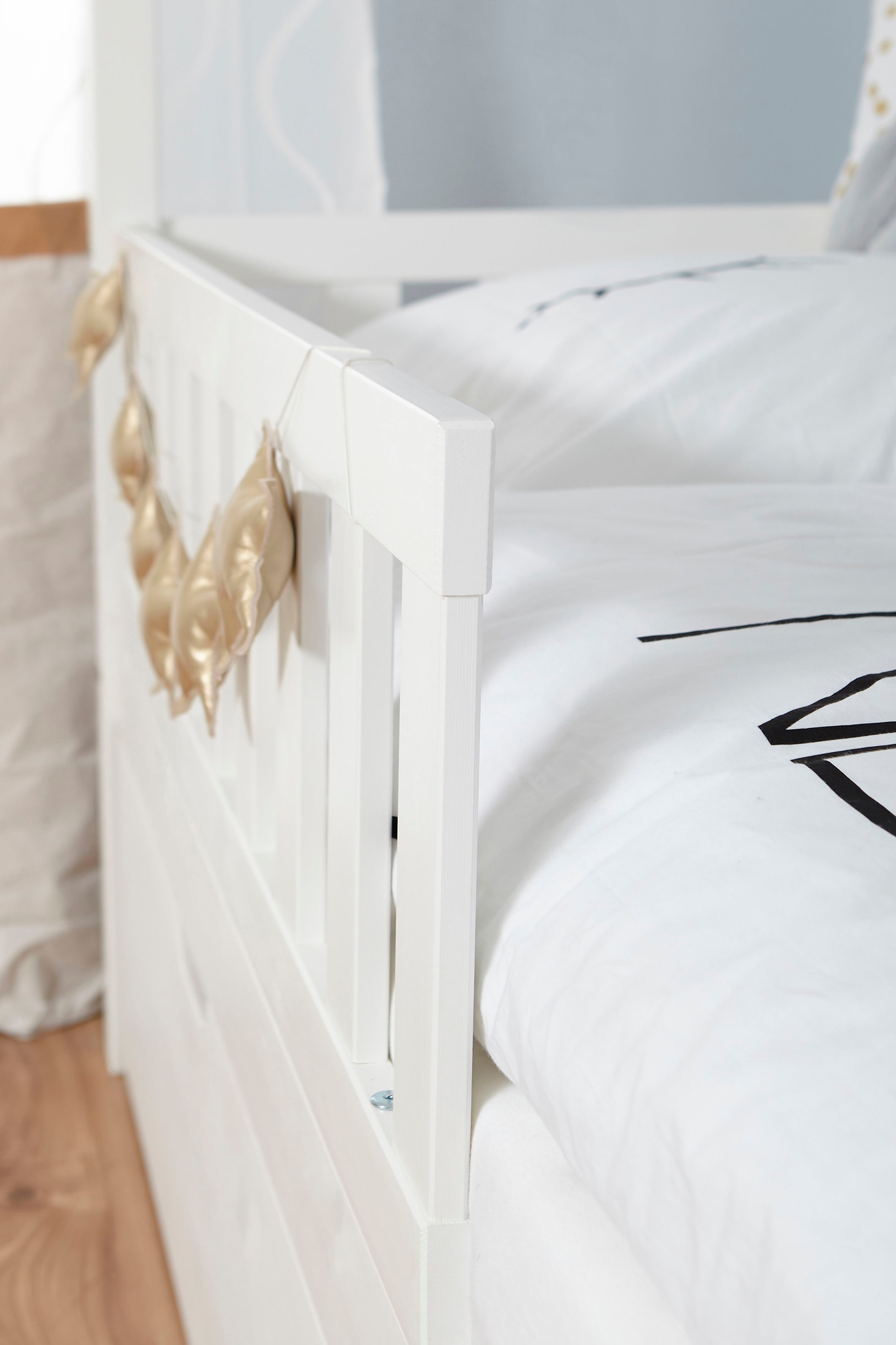 Ticaa Hausbett »Traumhaus«, Hausbett, inkl. Schubkasten, Rollrost und Matratze