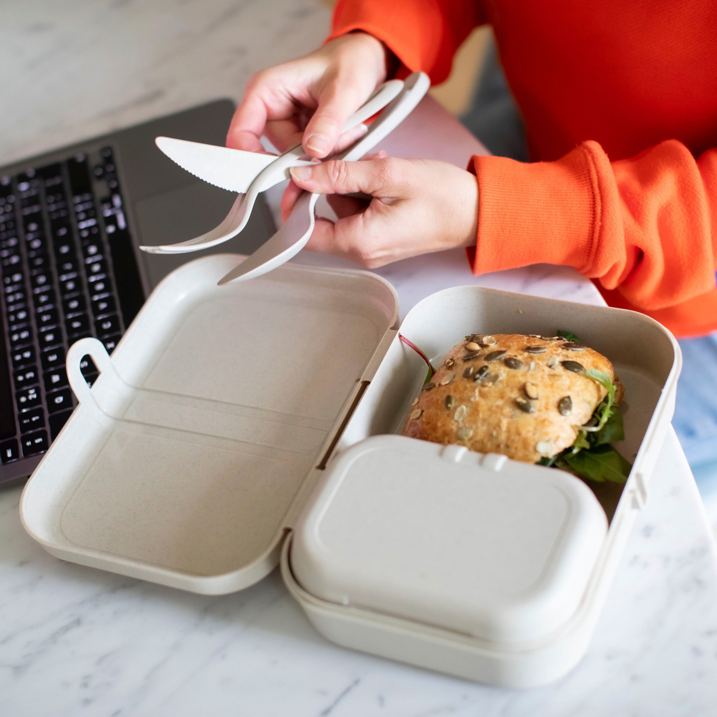 KOZIOL Lunchbox »+ Besteck-Set PASCAL READY«, (Set, 4 tlg.), Made in Germany.Biozirkulärer Kunststoff