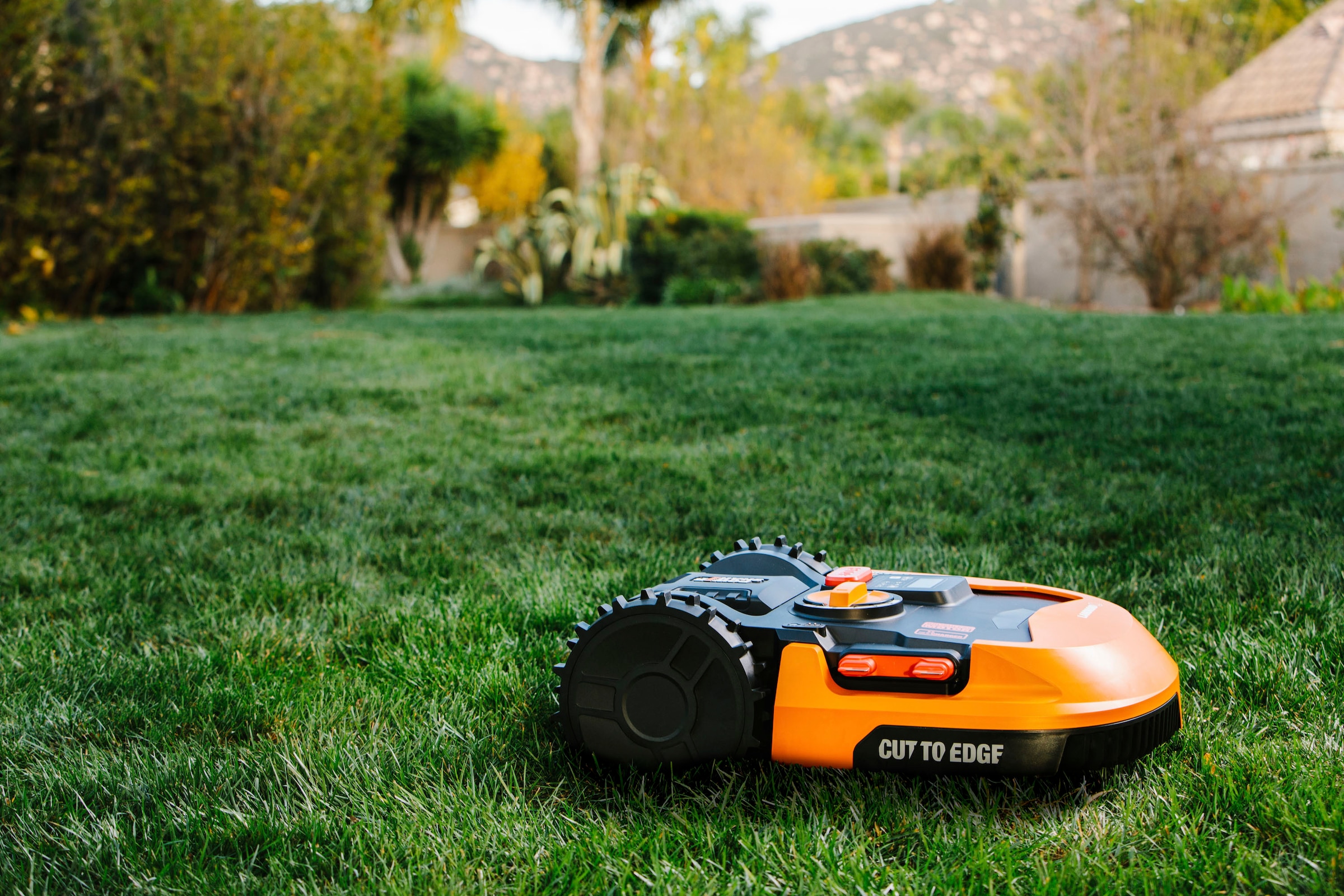 Worx Rasenmähroboter »Landroid M500 Plus«, (Set), 500m², 20V/2Ah, 18cm/30-60mm, WiFi/Bluetooth, Cut to edge, PowerShare
